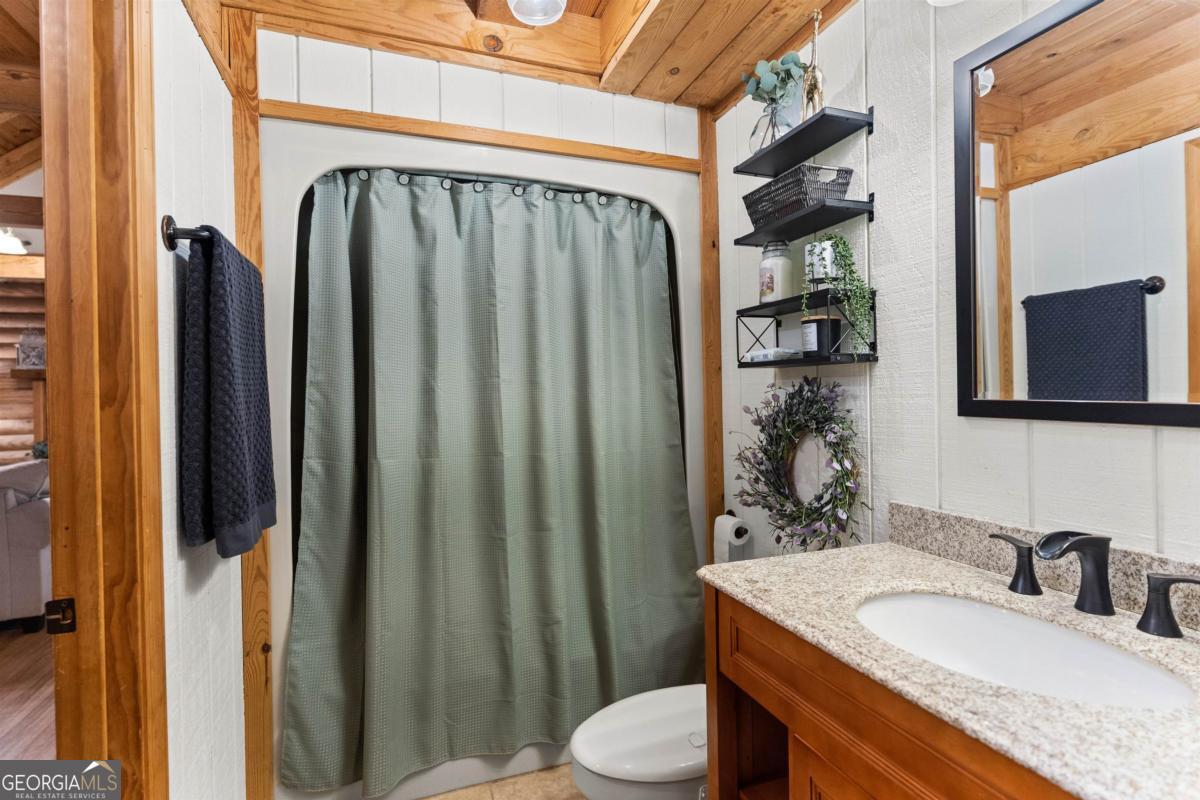 224 Loch Way Property Photo 33