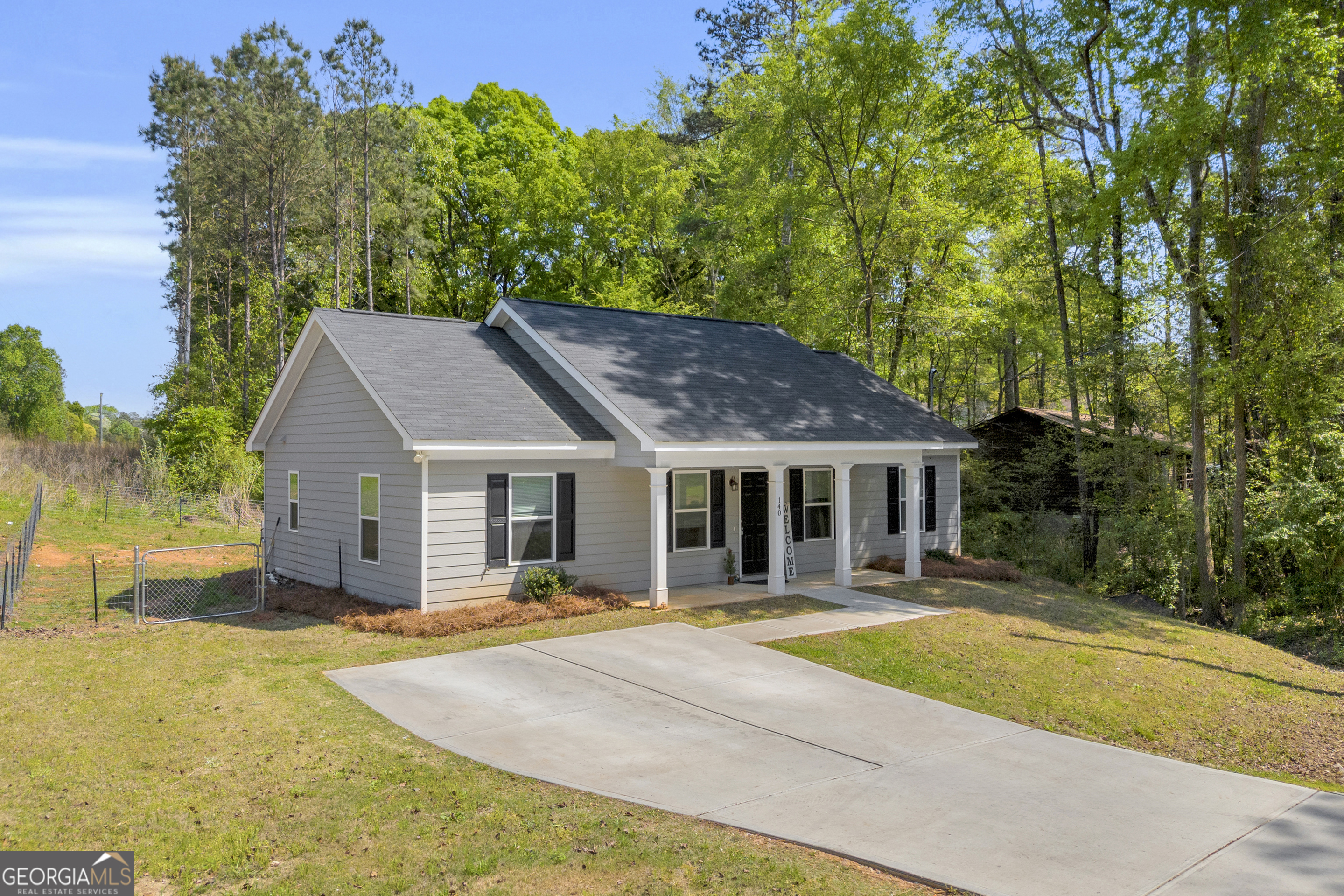 140 Rustwood Drive Property Photo 3