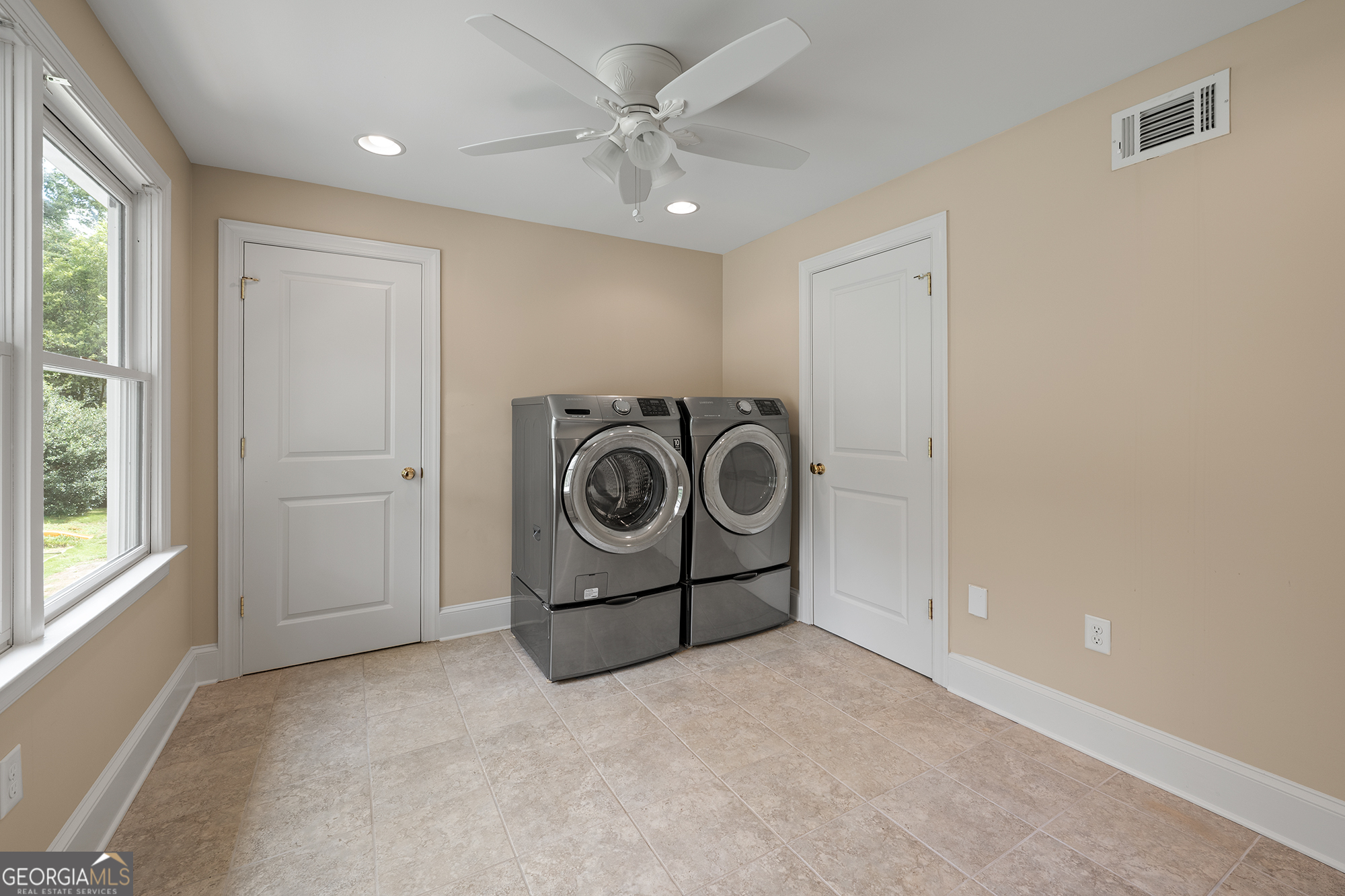 228 Parkway Drive Property Photo 38