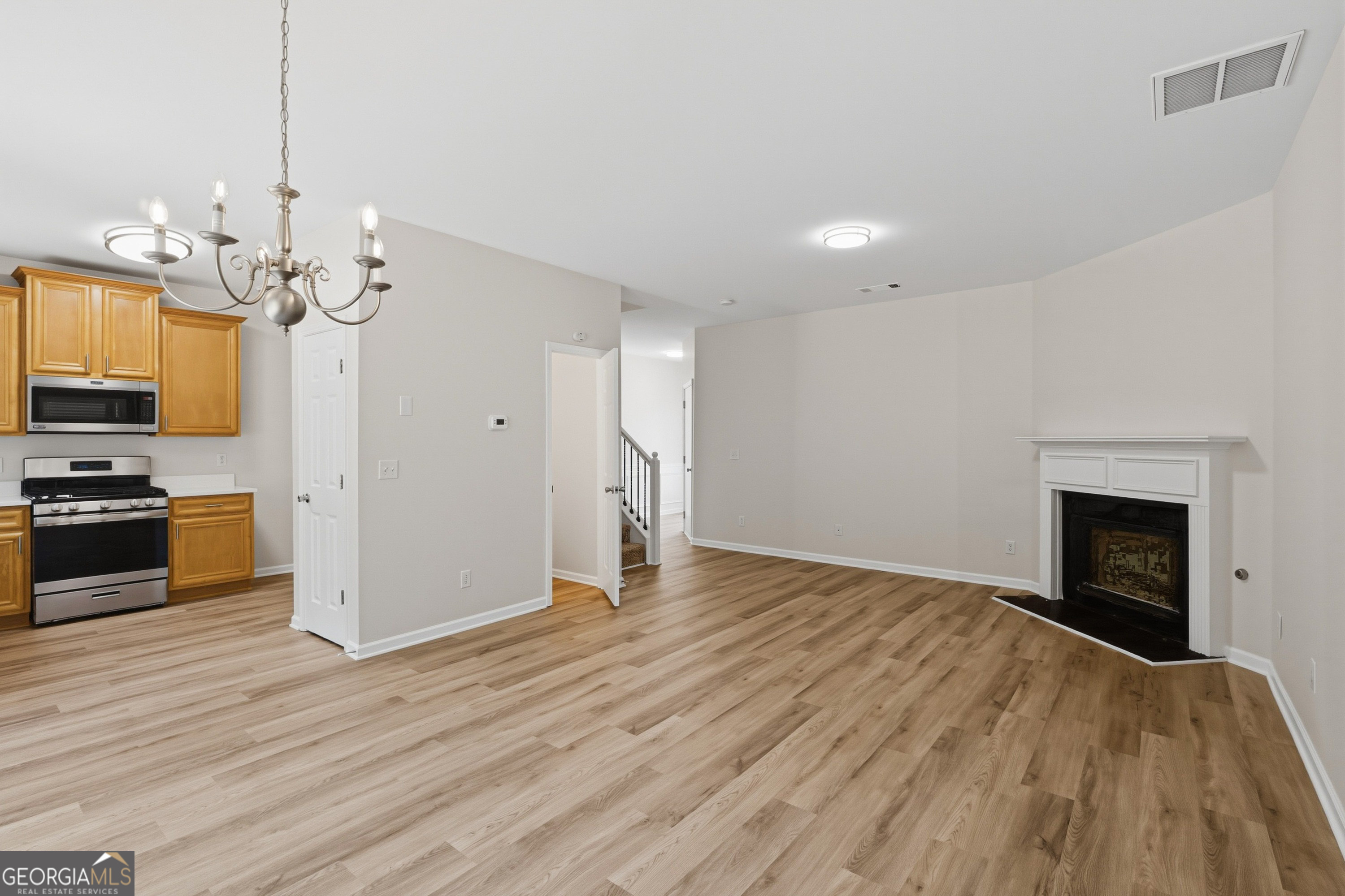 6065 Hemperly Road Property Photo 3