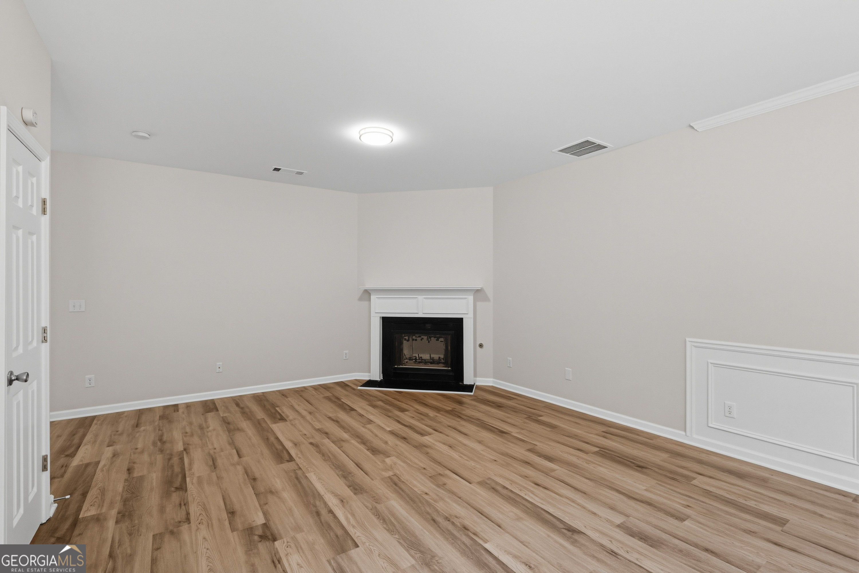 6065 Hemperly Road Property Photo 4