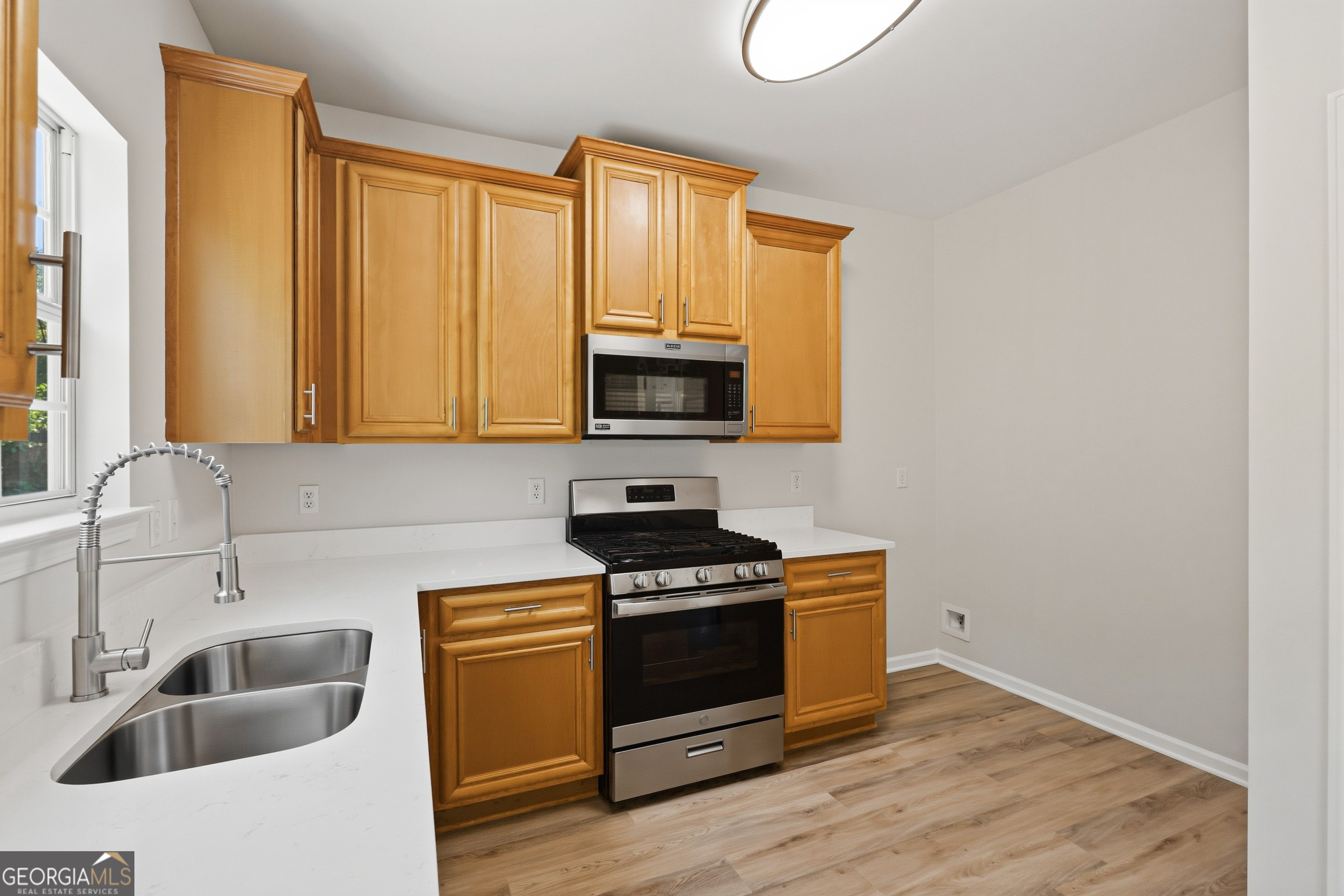 6065 Hemperly Road Property Photo 5