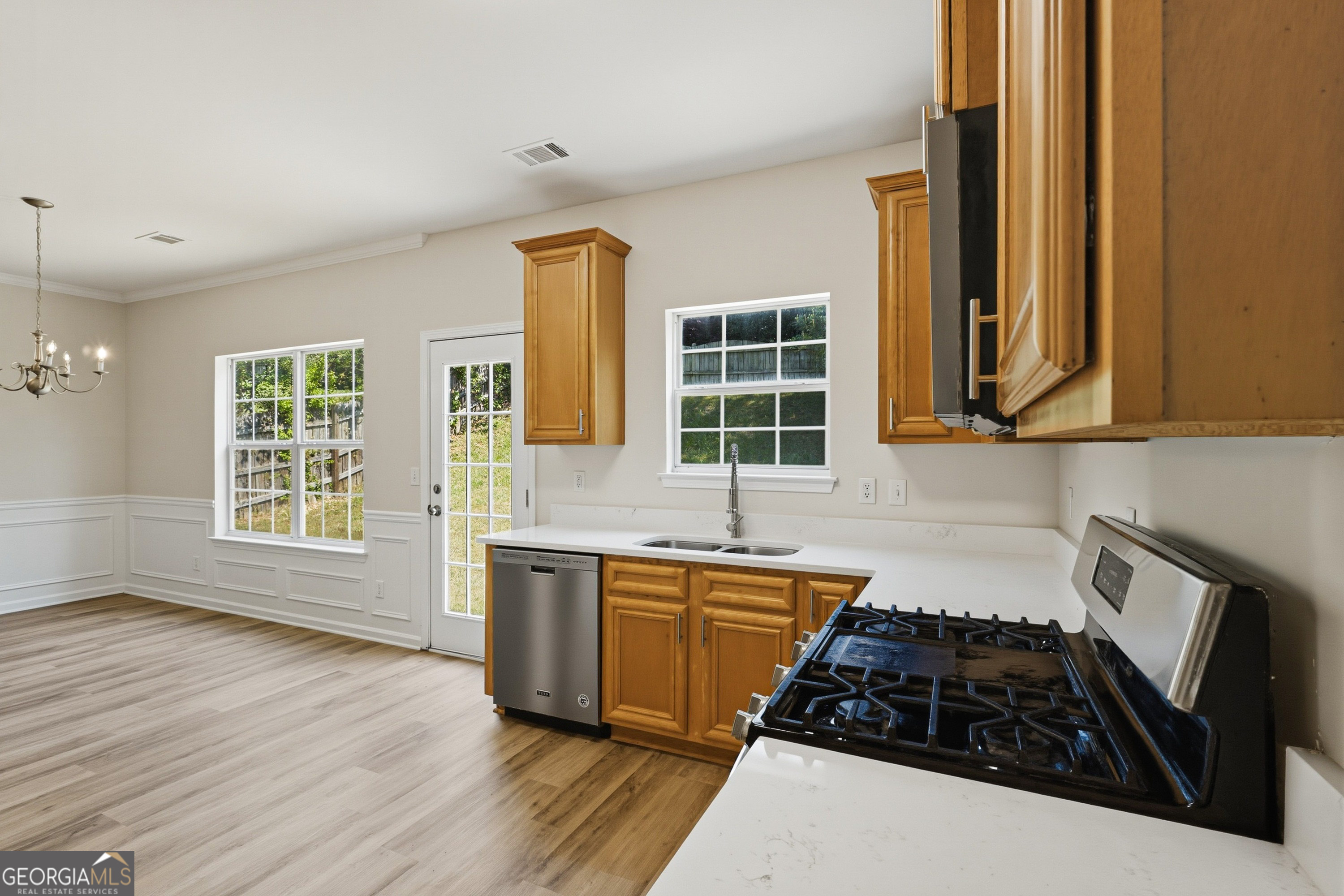 6065 Hemperly Road Property Photo 7