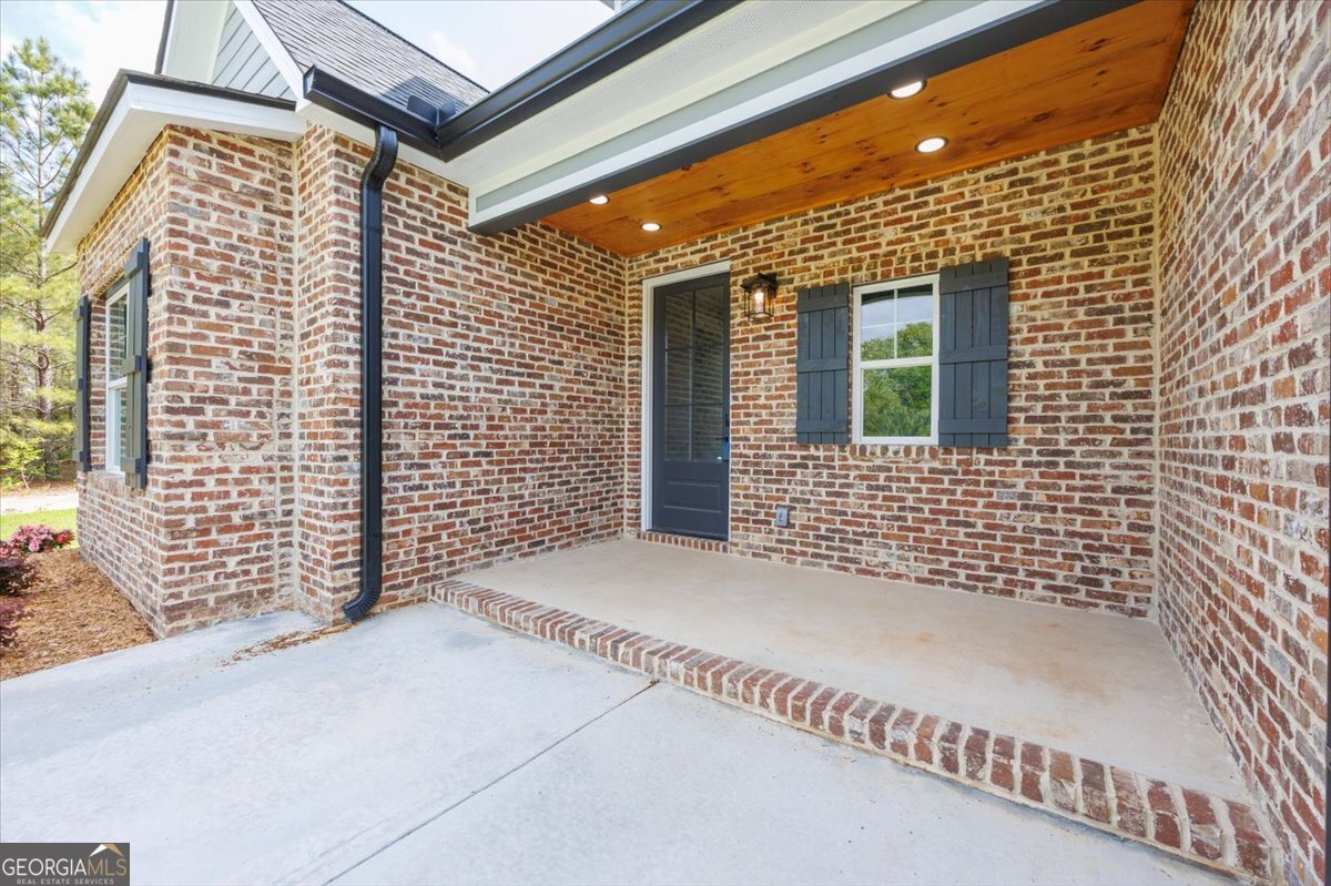 411 Southern Oaks Drive Property Photo 11