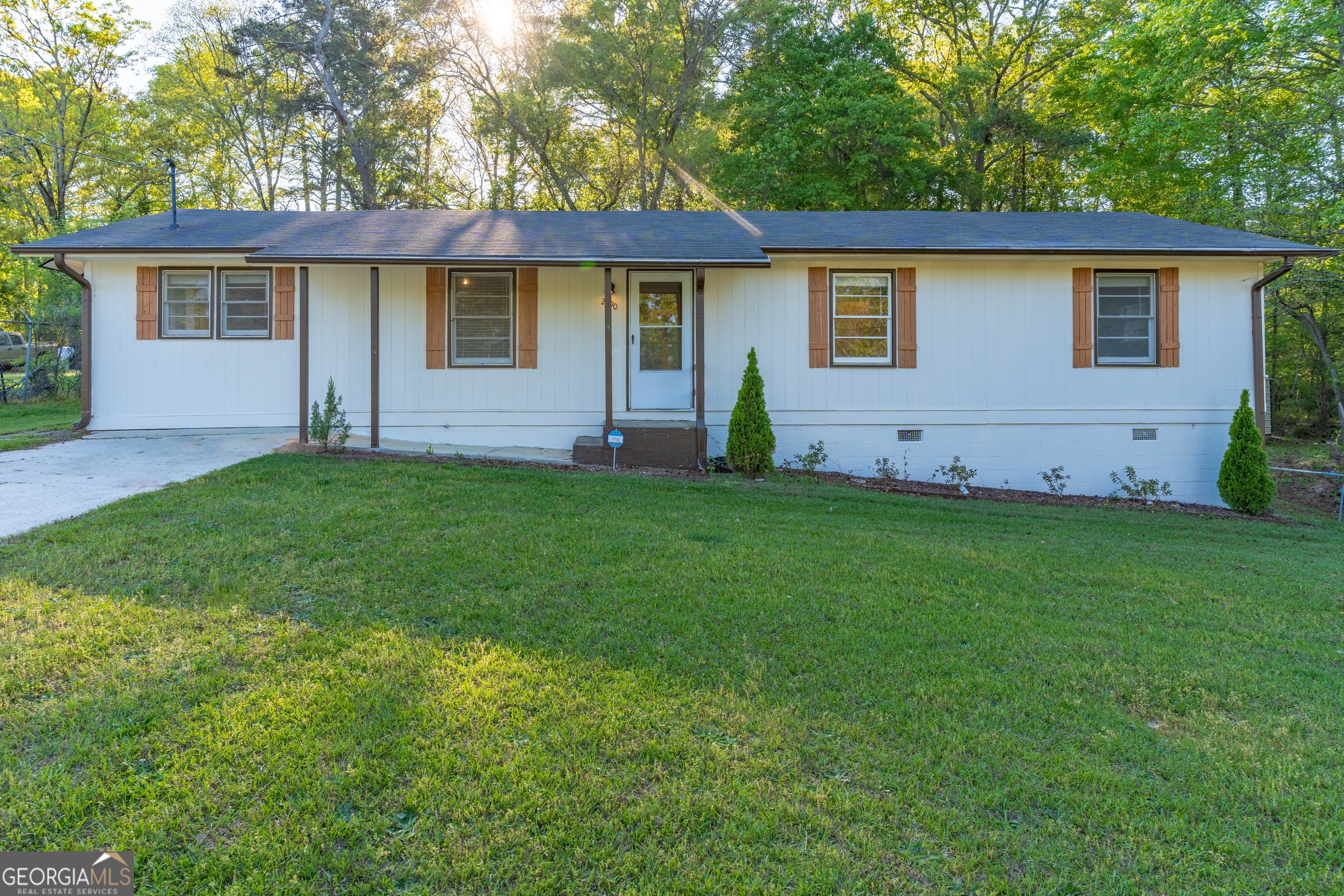 2290 Pinetree Lane Ne Property Photo 1