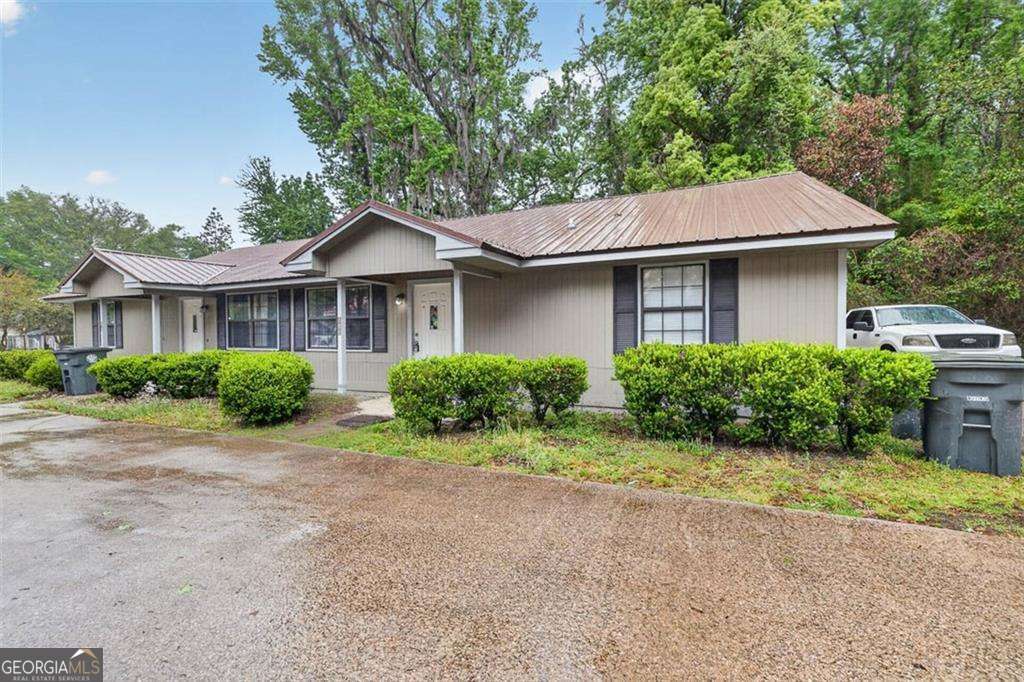 100 Clarks Bluff Road Property Photo 1