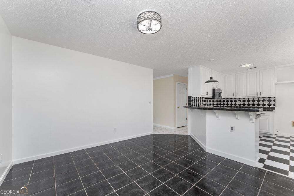 7790 Wethersfield Drive Property Photo 9