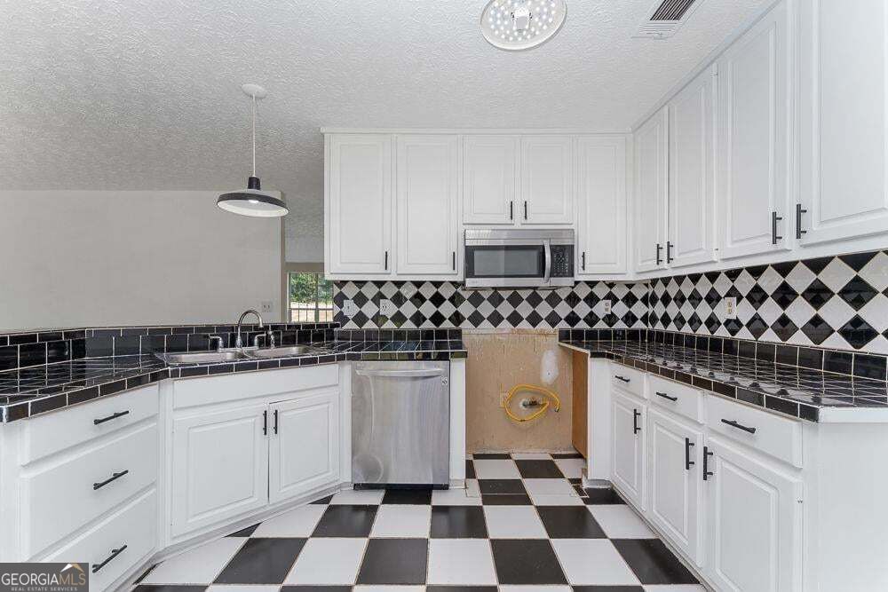 7790 Wethersfield Drive Property Photo 11