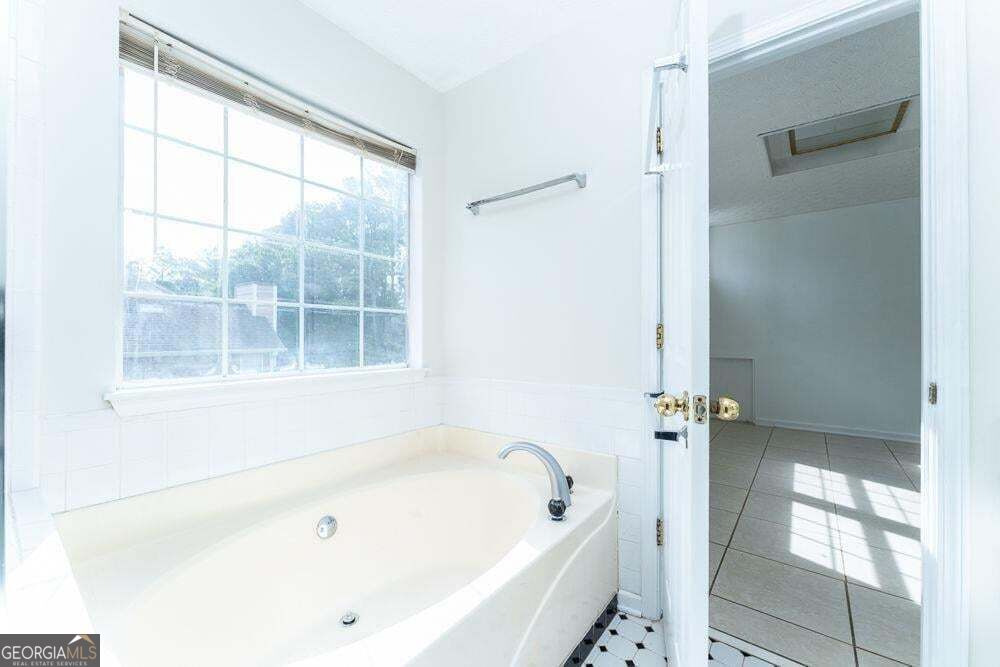 7790 Wethersfield Drive Property Photo 13