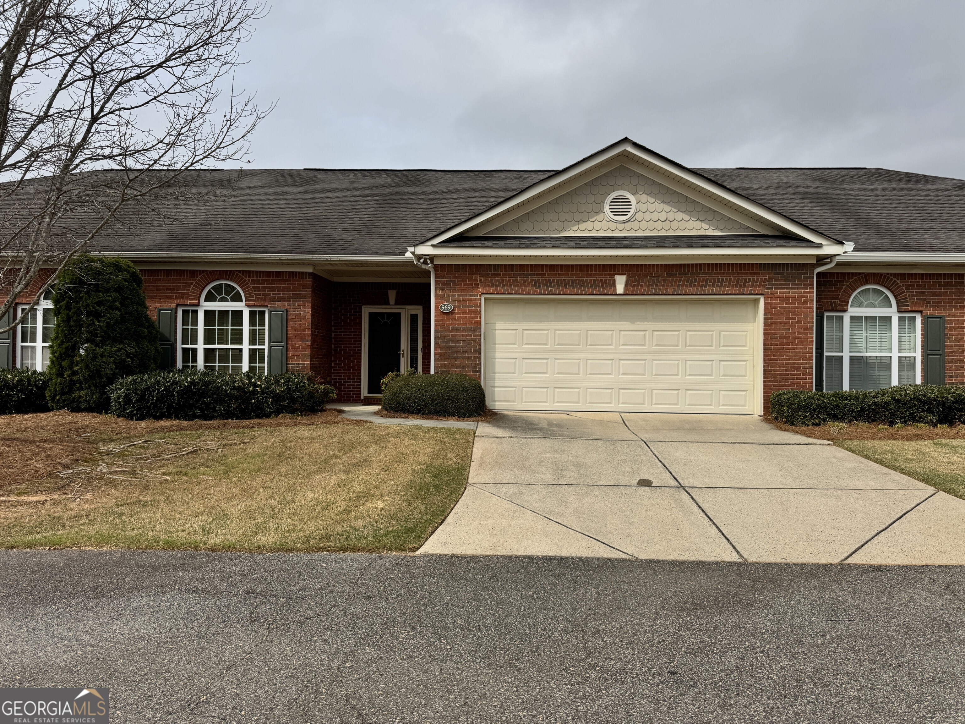 569 Sawnee Corners Drive Property Photo 1