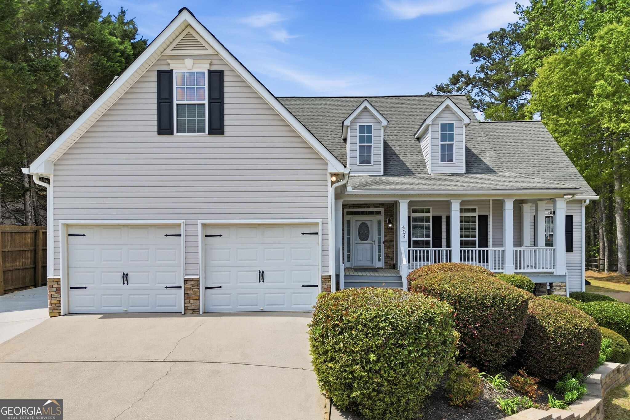 404 Vineyard Drive Property Photo 1