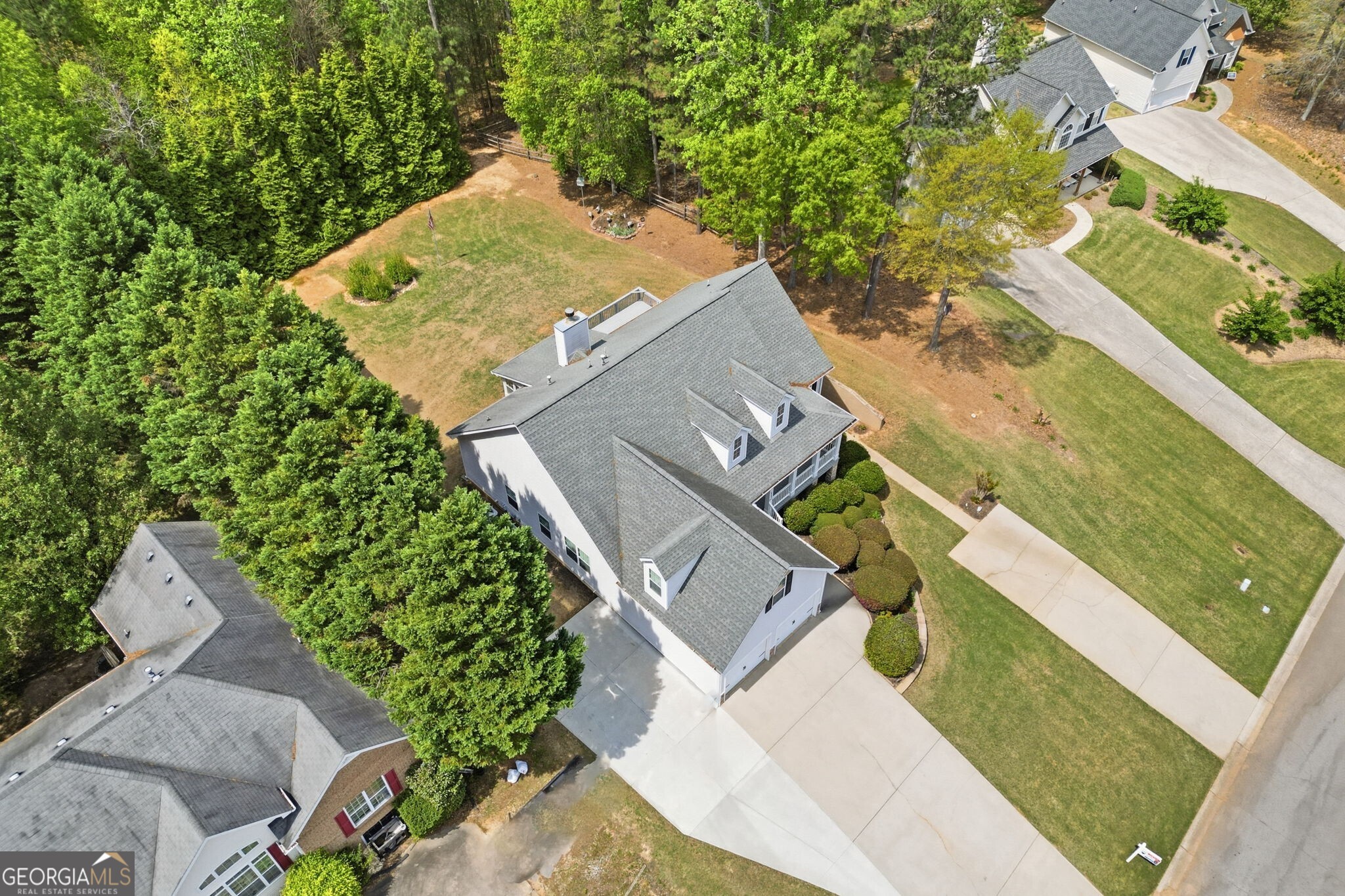 404 Vineyard Drive Property Photo 3