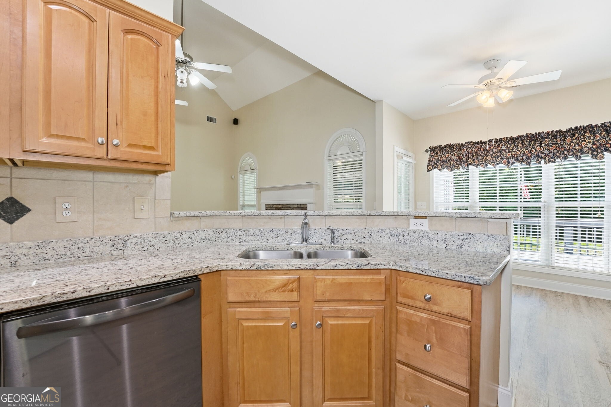 404 Vineyard Drive Property Photo 24