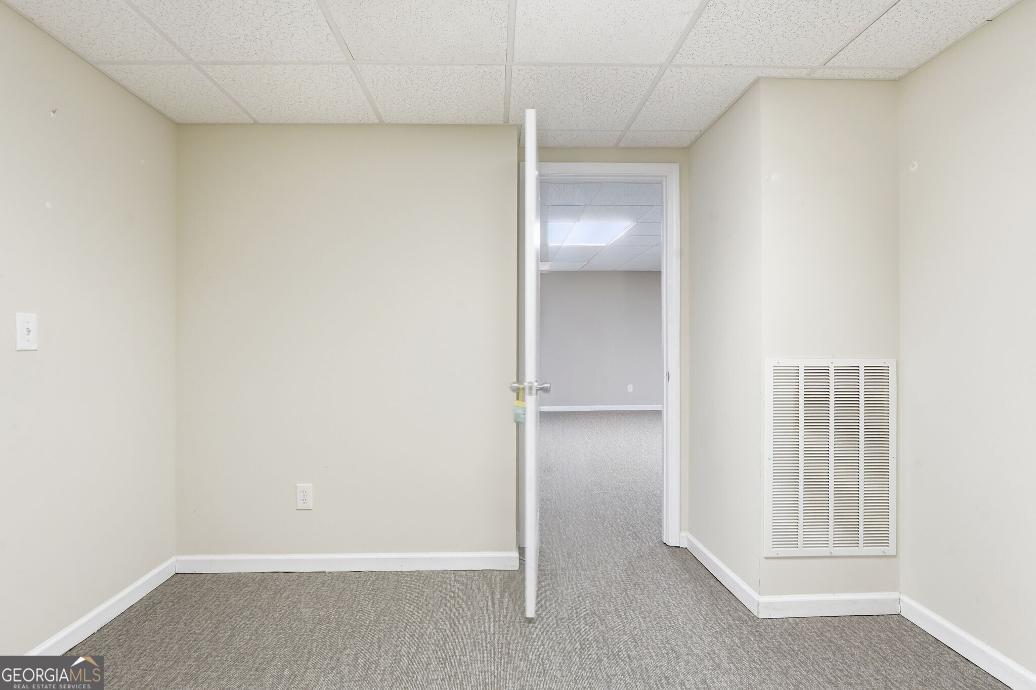 404 Vineyard Drive Property Photo 45
