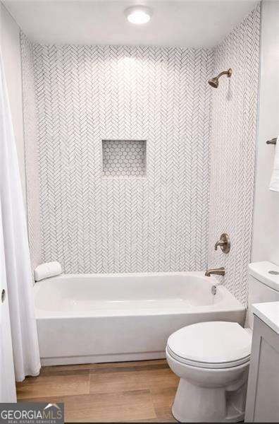 1341 Pine Avenue Property Photo 7