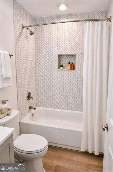 1341 Pine Avenue Property Photo 8