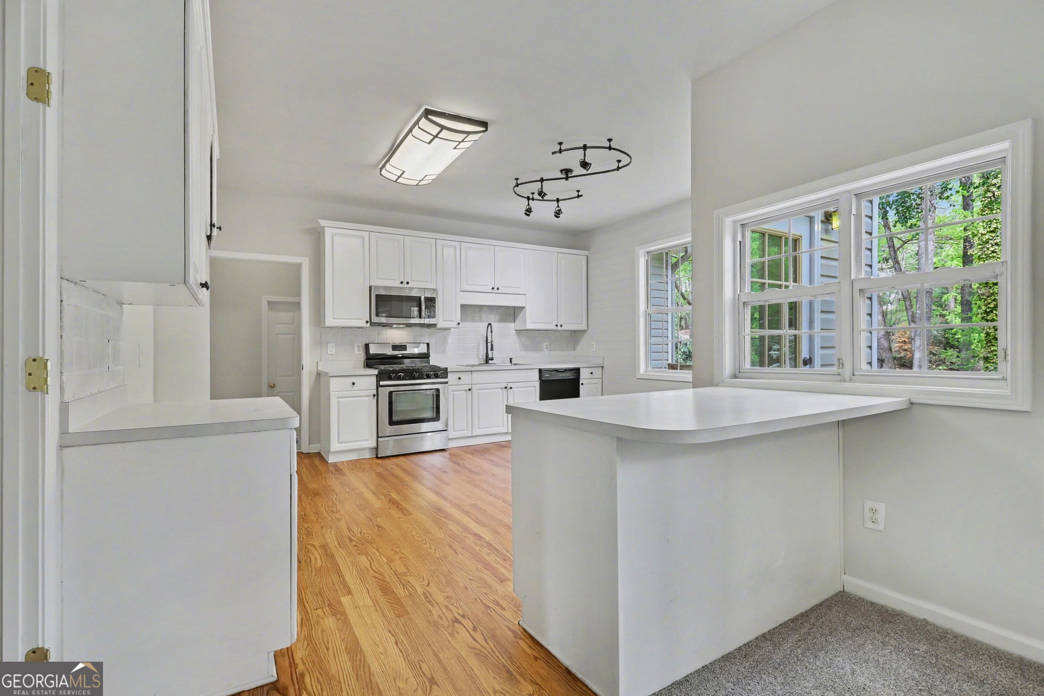 3055 Heatherstone Drive Property Photo 9