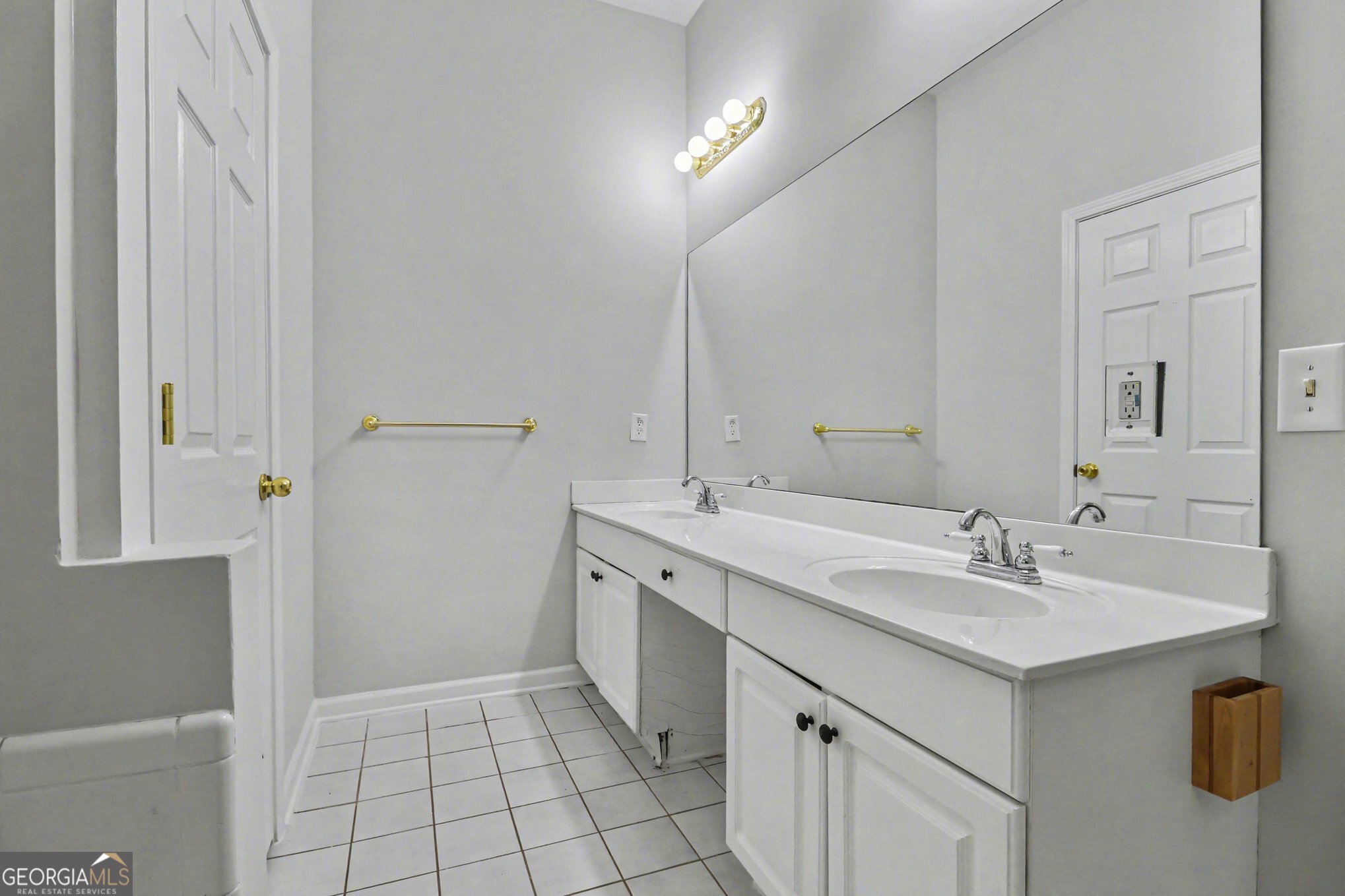 3055 Heatherstone Drive Property Photo 13