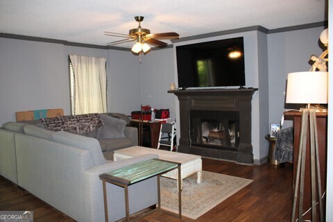 302 James Place Property Photo 2