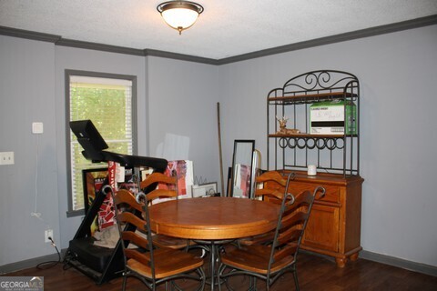 302 James Place Property Photo 3