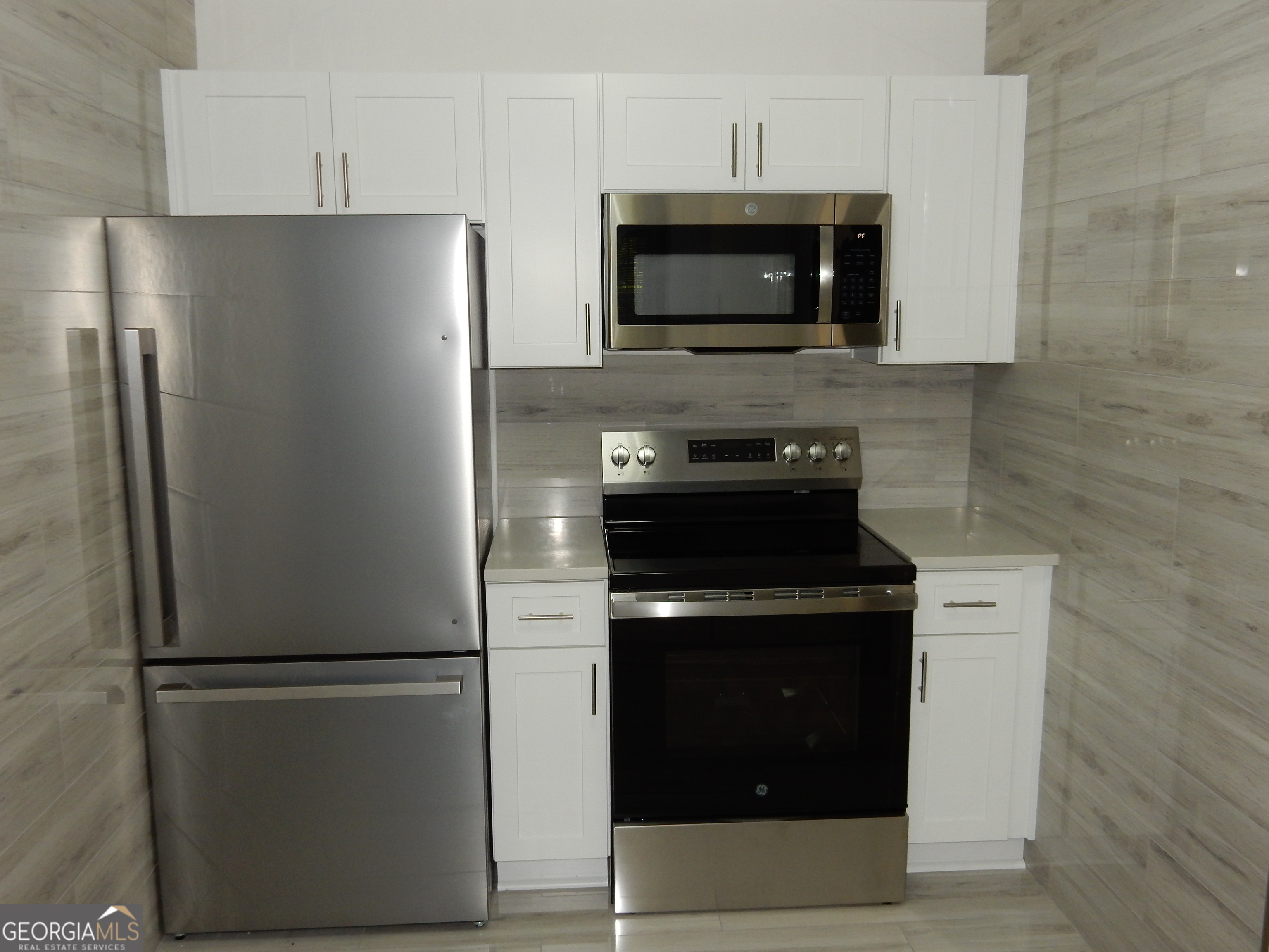 3083 Colonial Way Property Photo 6