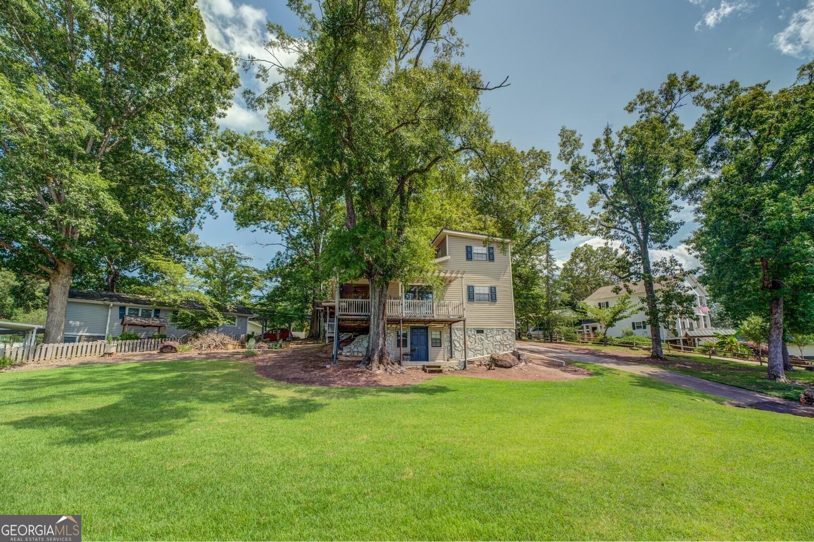 393 Templeton Circle Property Photo 4