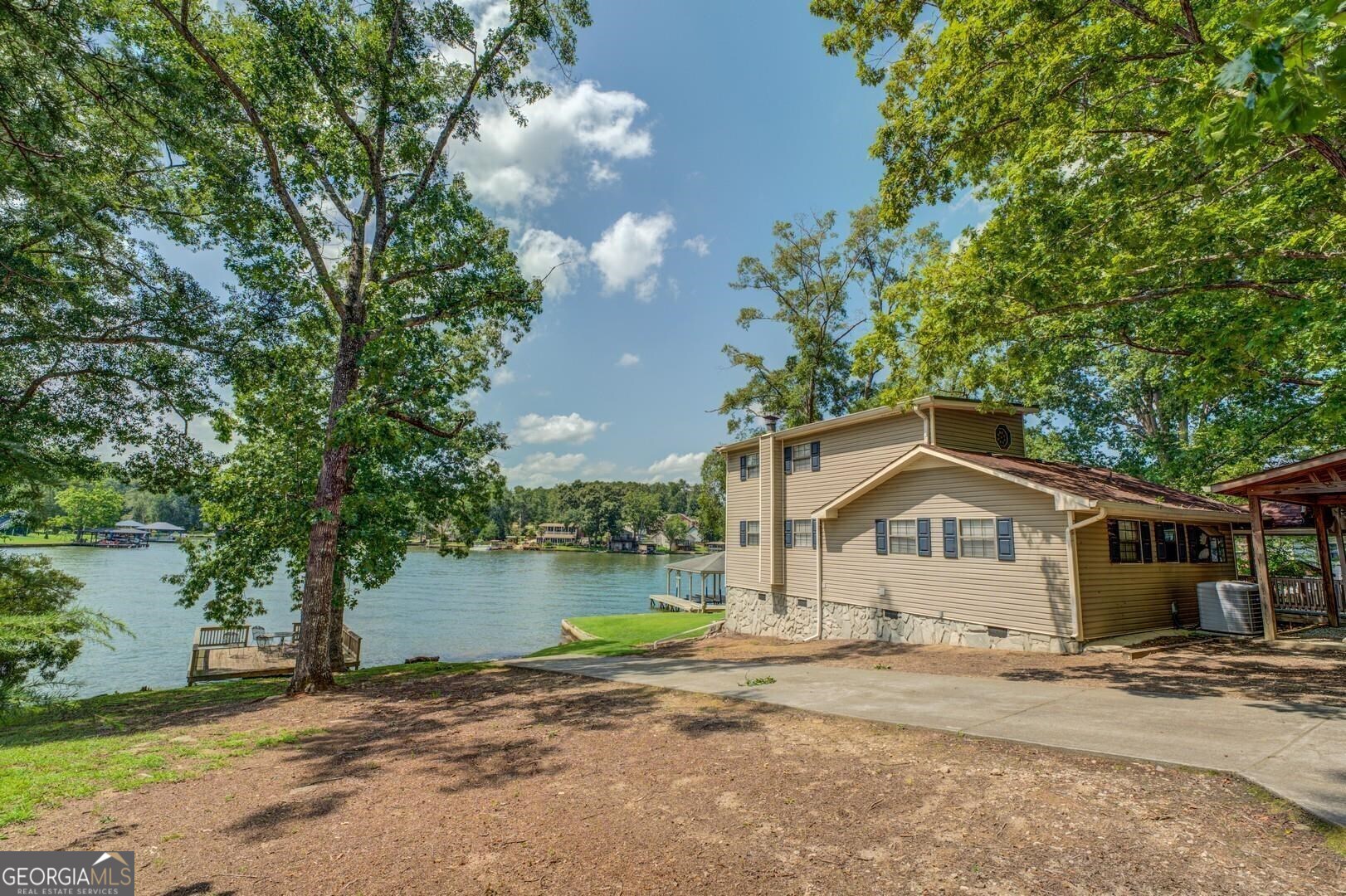 393 Templeton Circle Property Photo 5
