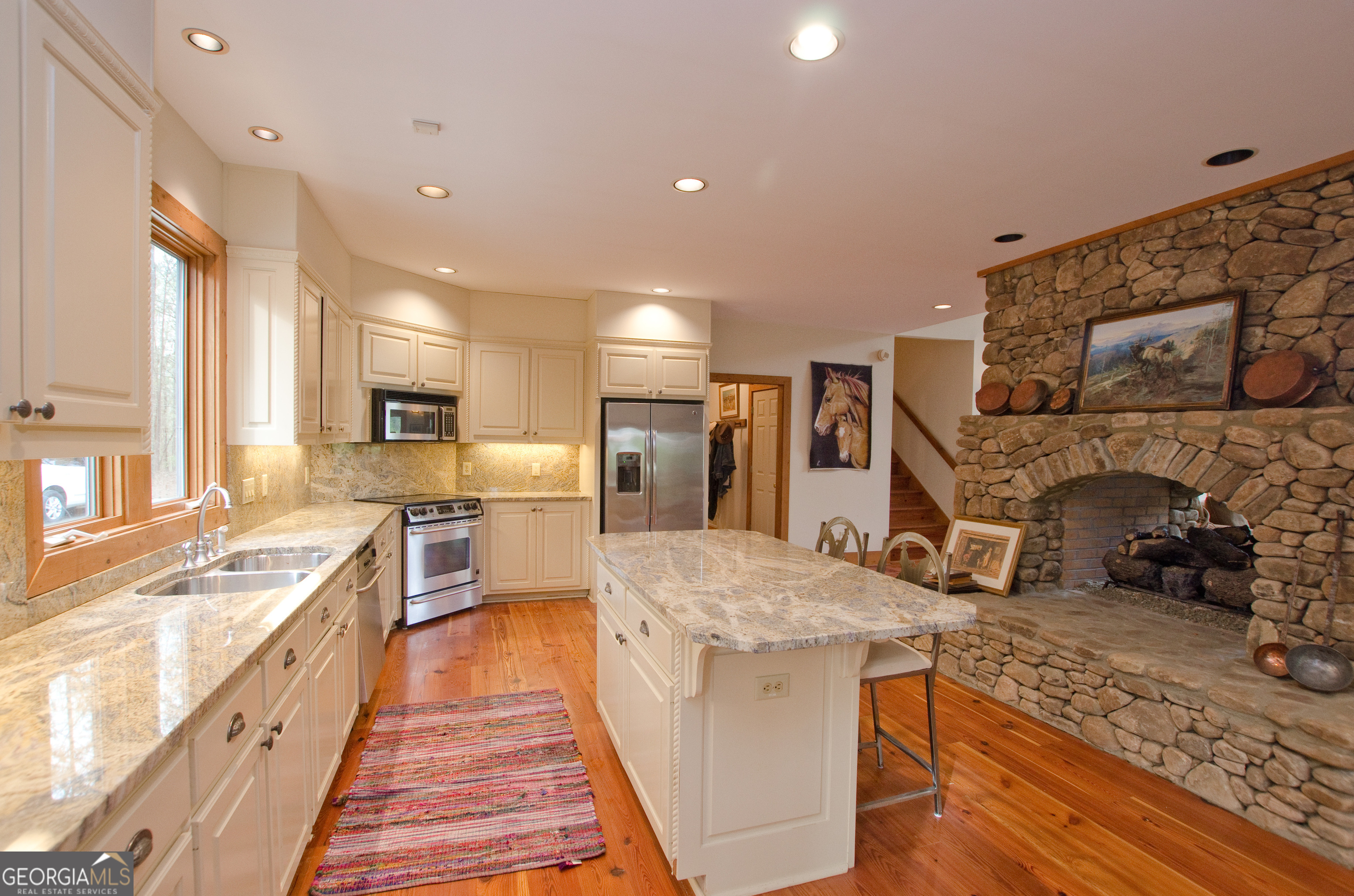 4000 Booth Road Ne Property Photo 4