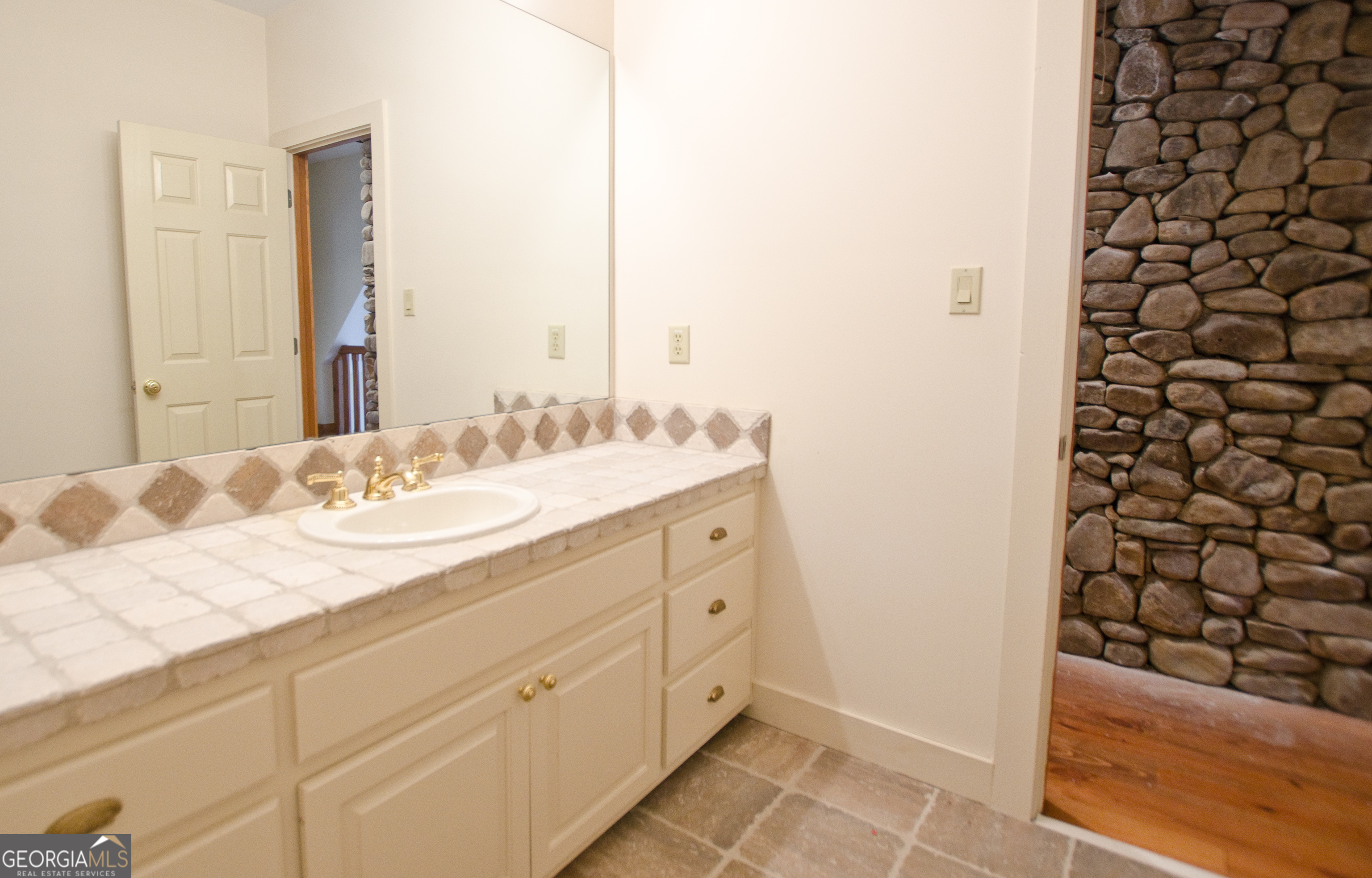 4000 Booth Road Ne Property Photo 29