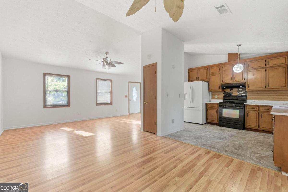 1169 Dustin Court Property Photo 7