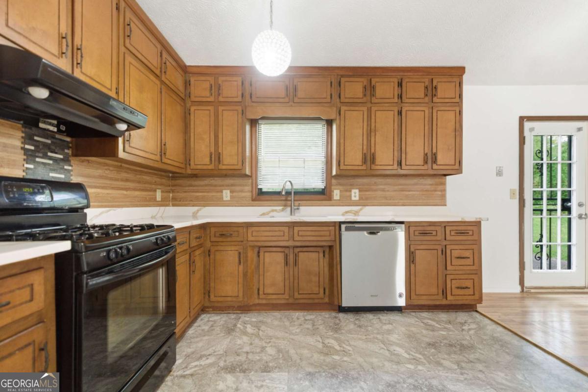1169 Dustin Court Property Photo 14