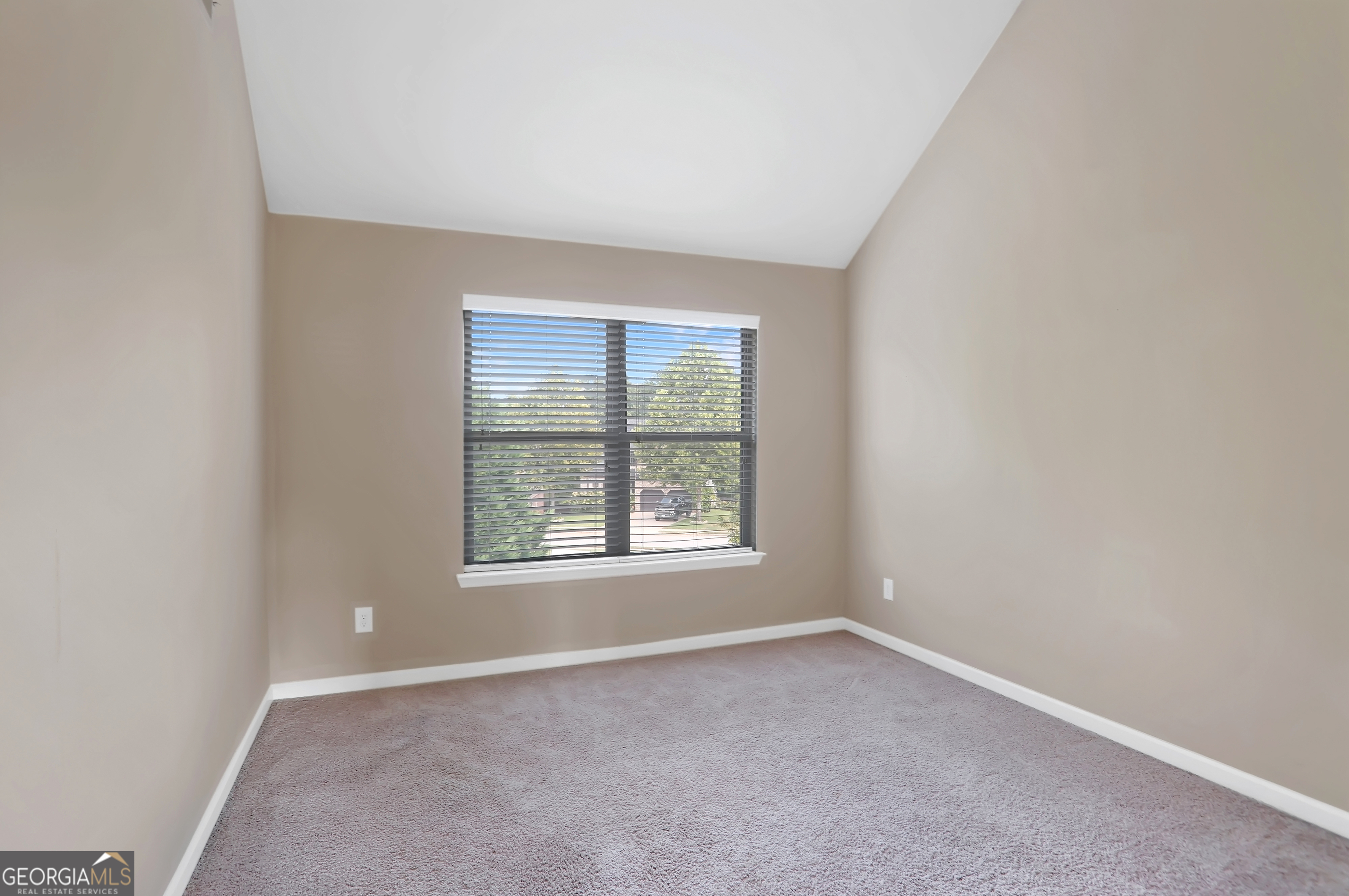 958 Nevis Way Property Photo 8