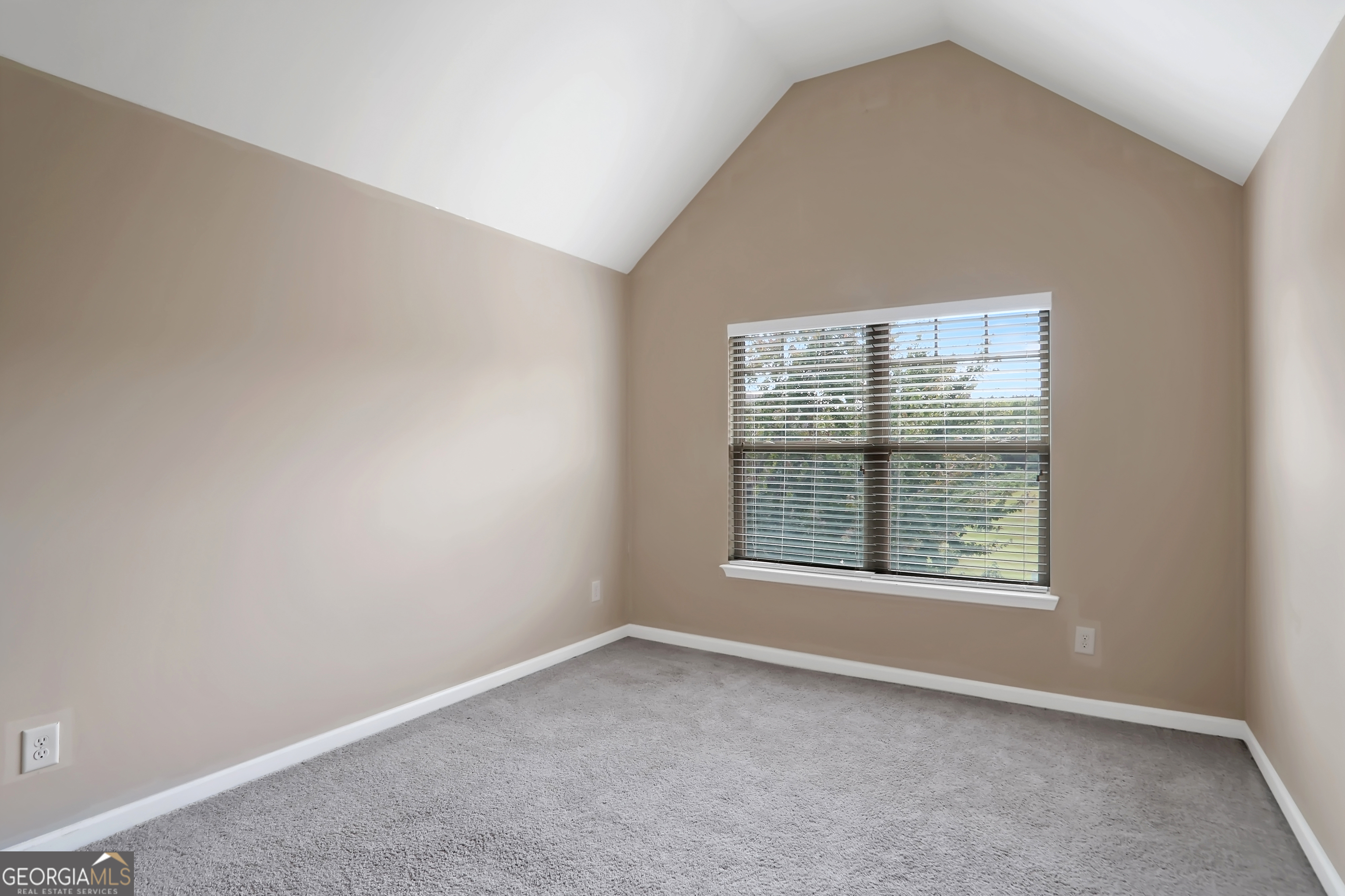 958 Nevis Way Property Photo 9