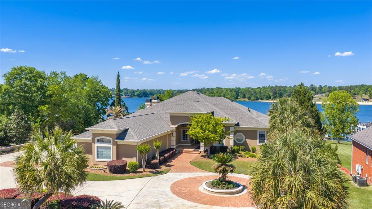 350 Hillridge Cove Property Photo 1