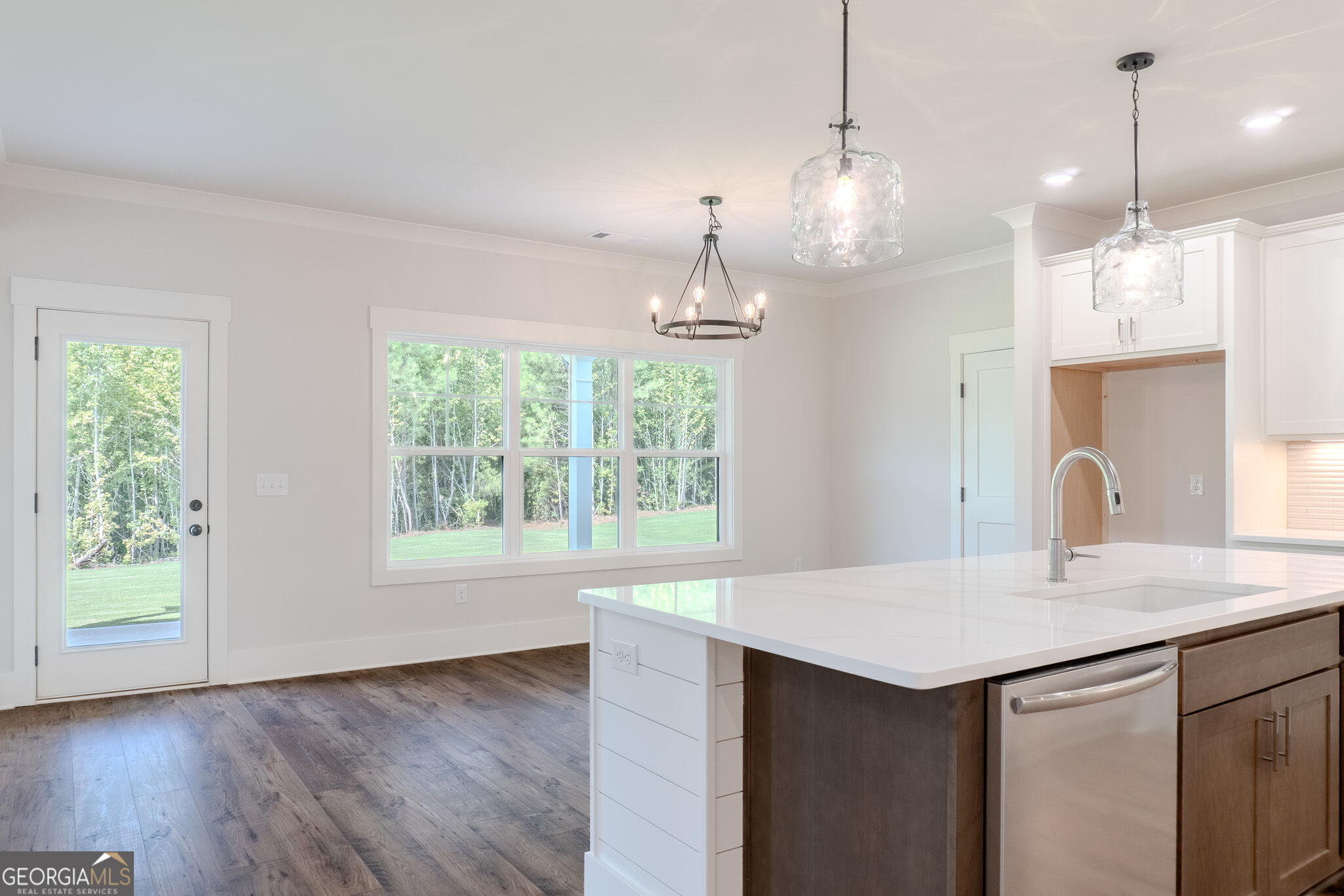 345 Weslyn Drive Property Photo 8