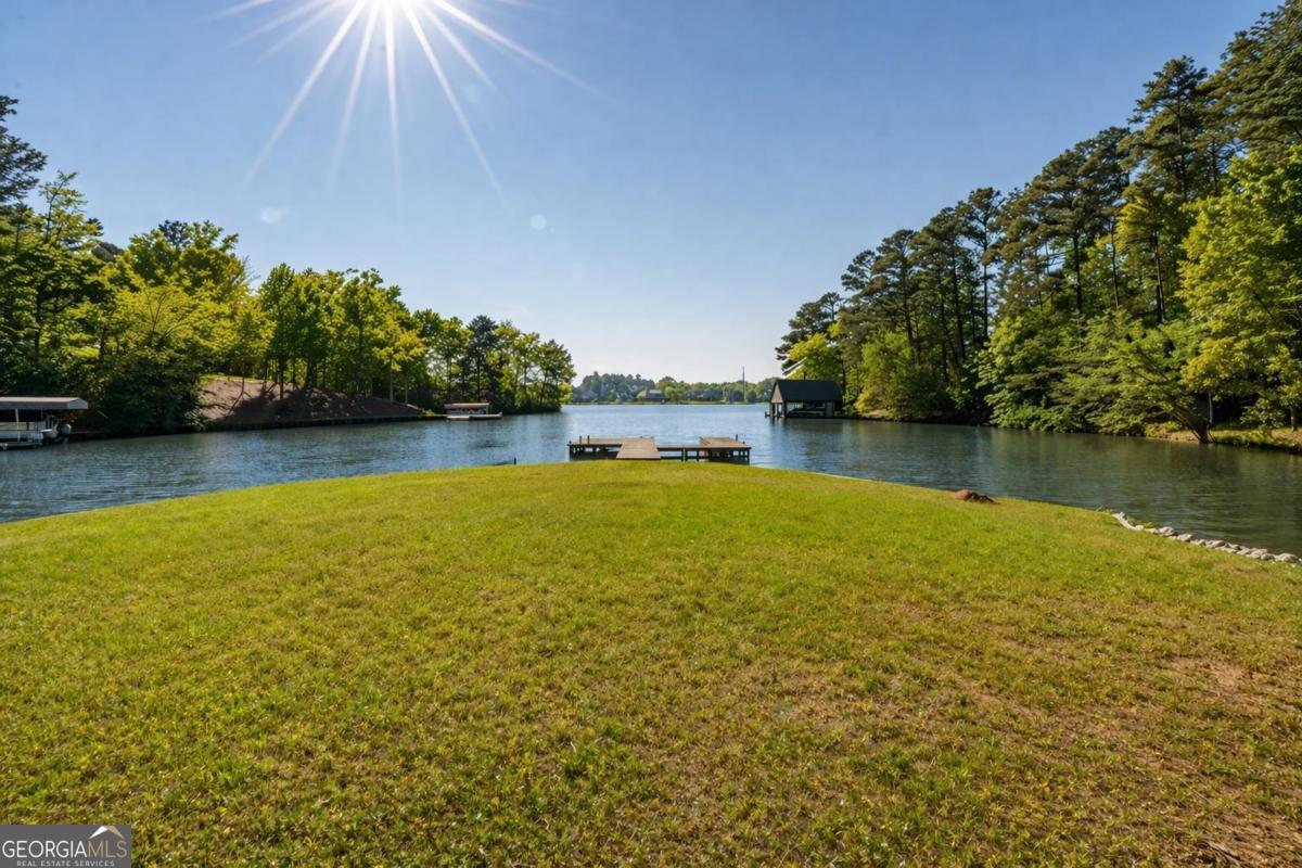 1901 Pine Grove Road Property Photo 4