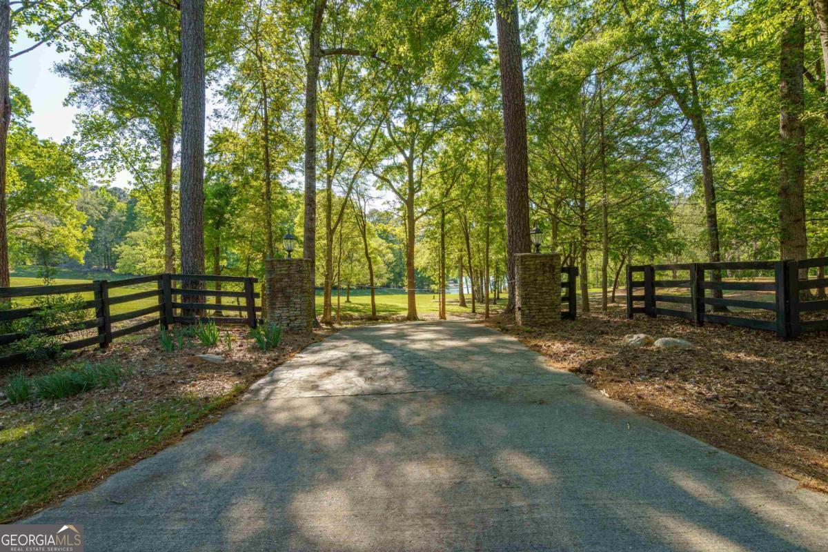 1901 Pine Grove Road Property Photo 8
