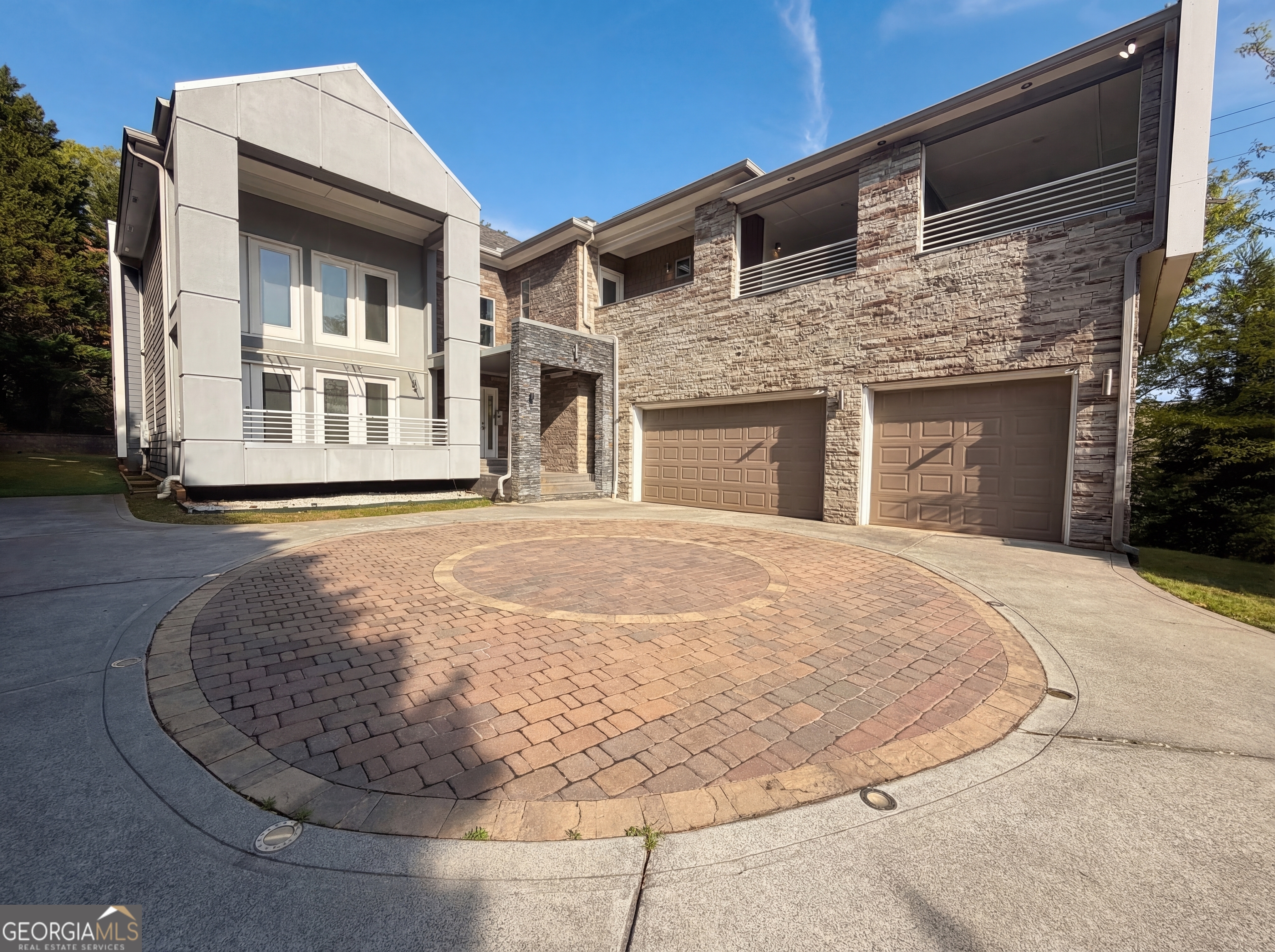 302 Summer Garden Drive Property Photo 1
