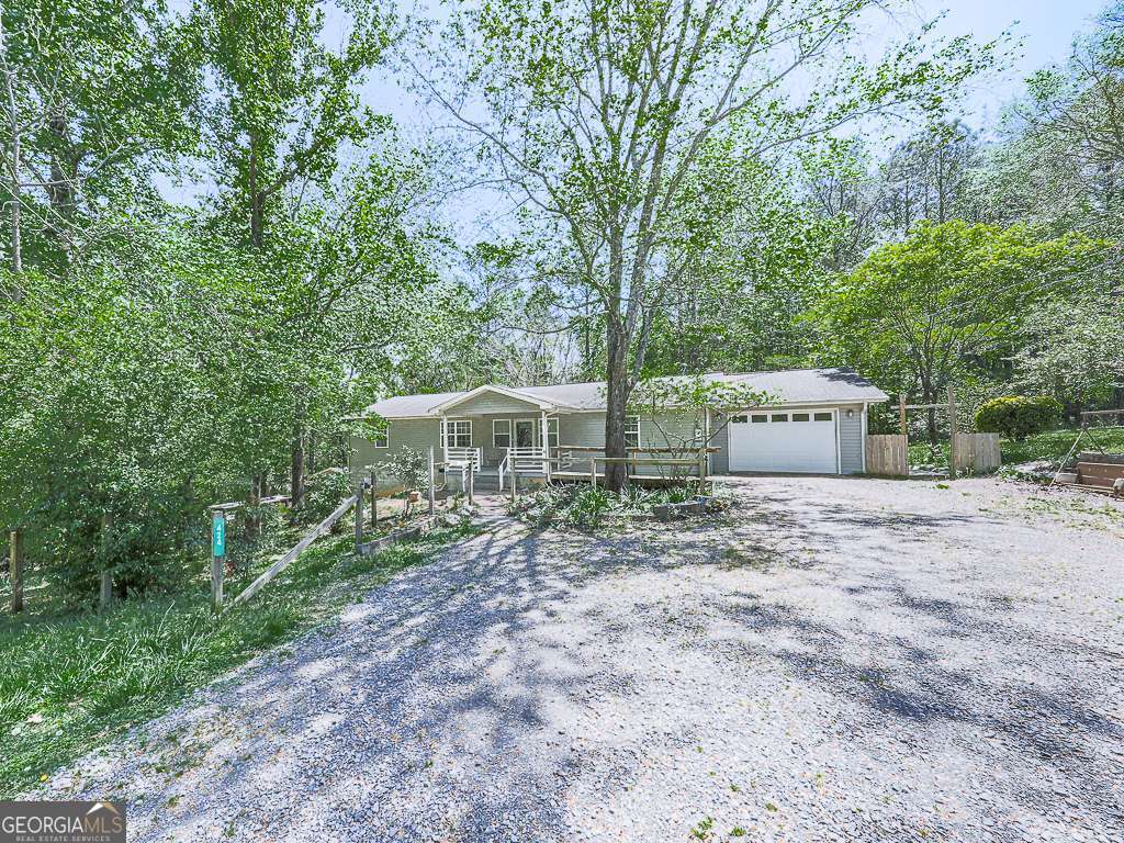 424 Shamrock Drive Property Photo 1