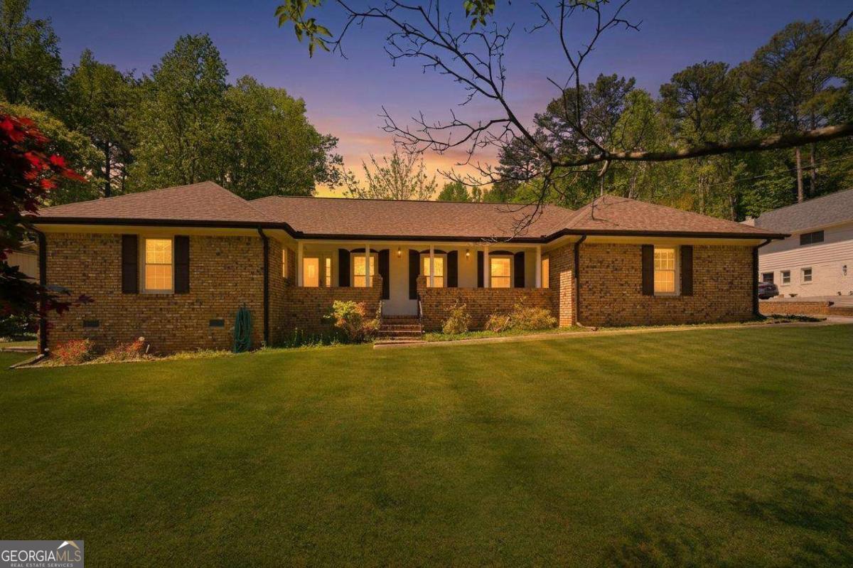 751 Oakley Drive Nw Property Photo 2