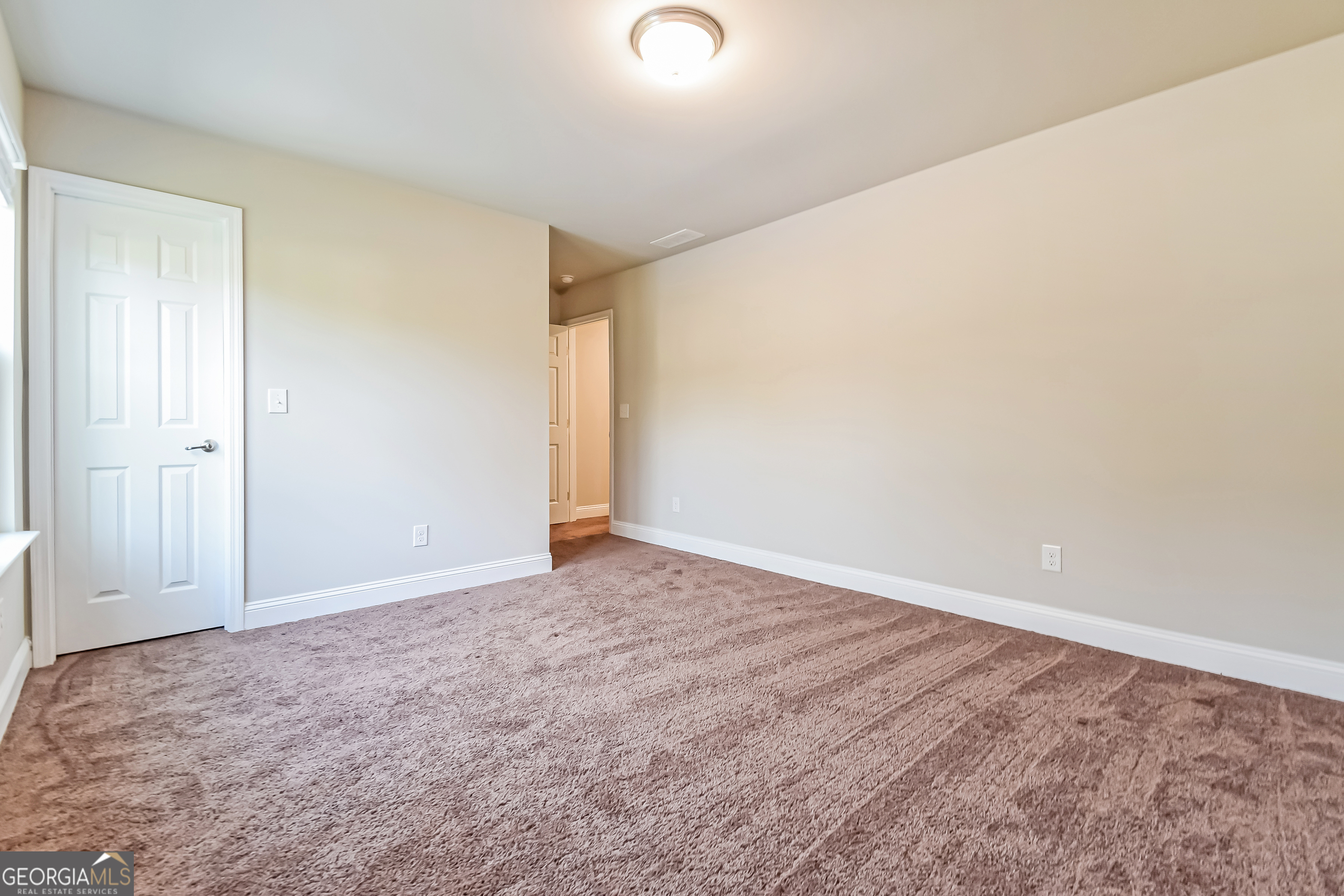 5897 Meadowview Road Property Photo 7