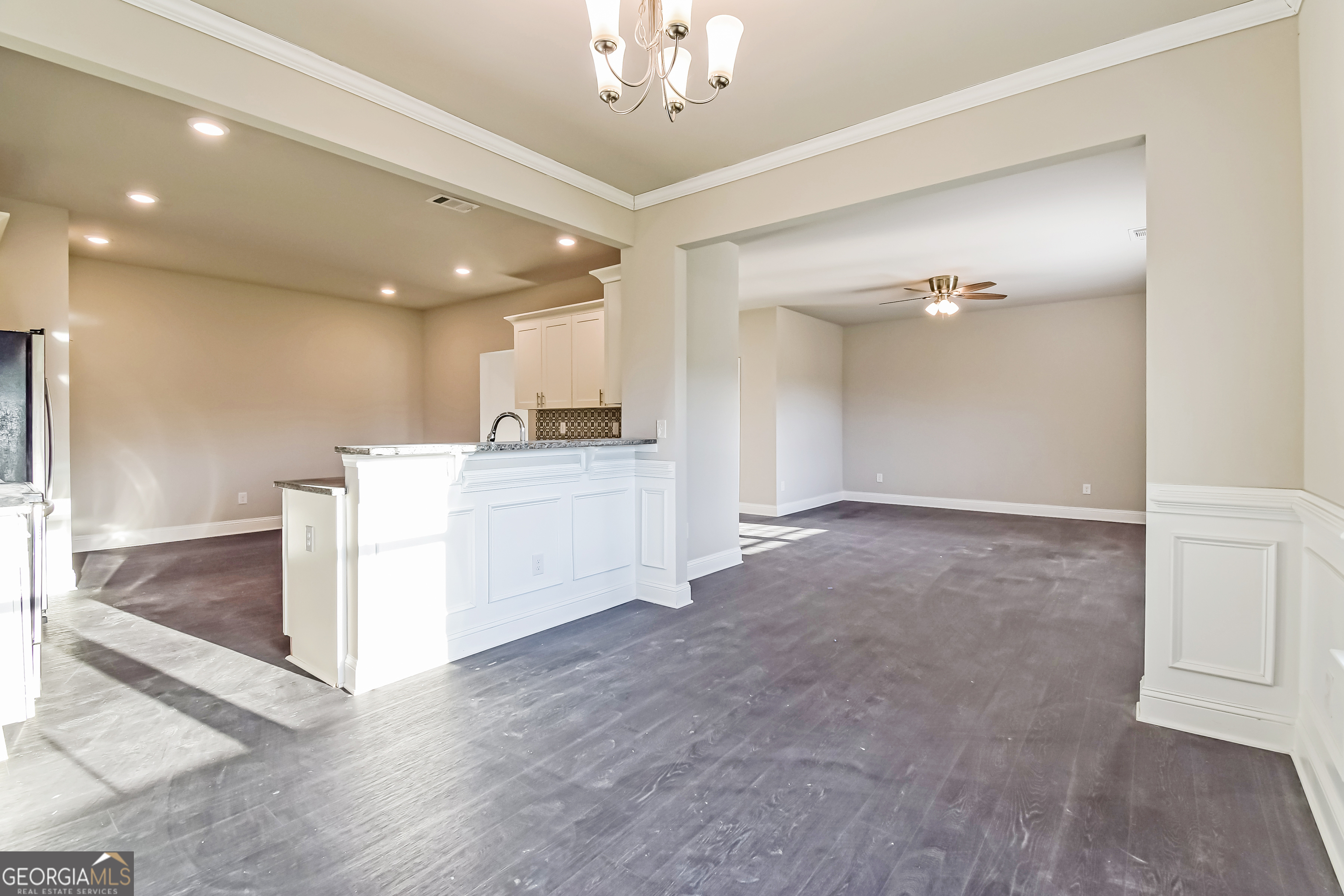 5897 Meadowview Road Property Photo 9