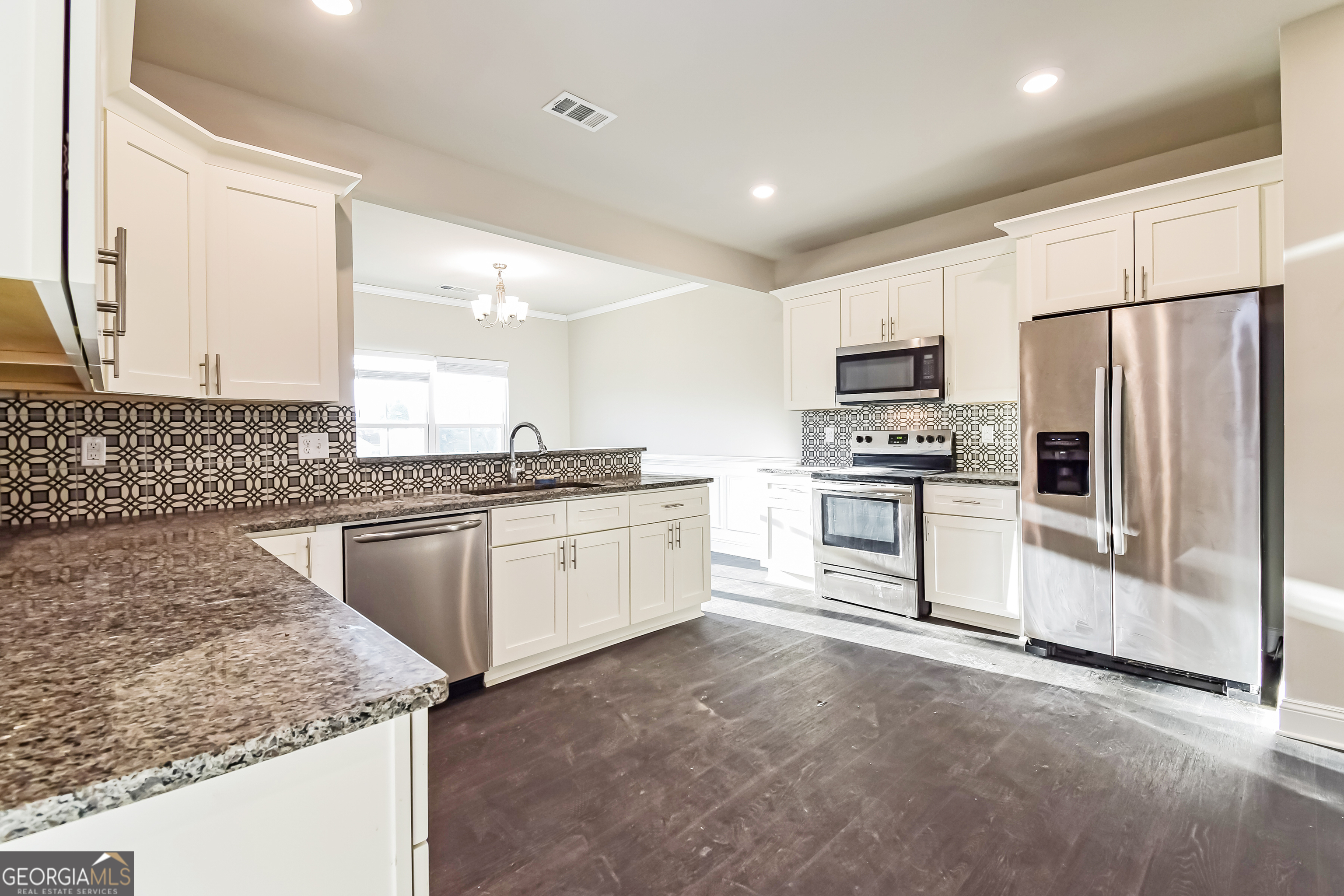 5897 Meadowview Road Property Photo 10