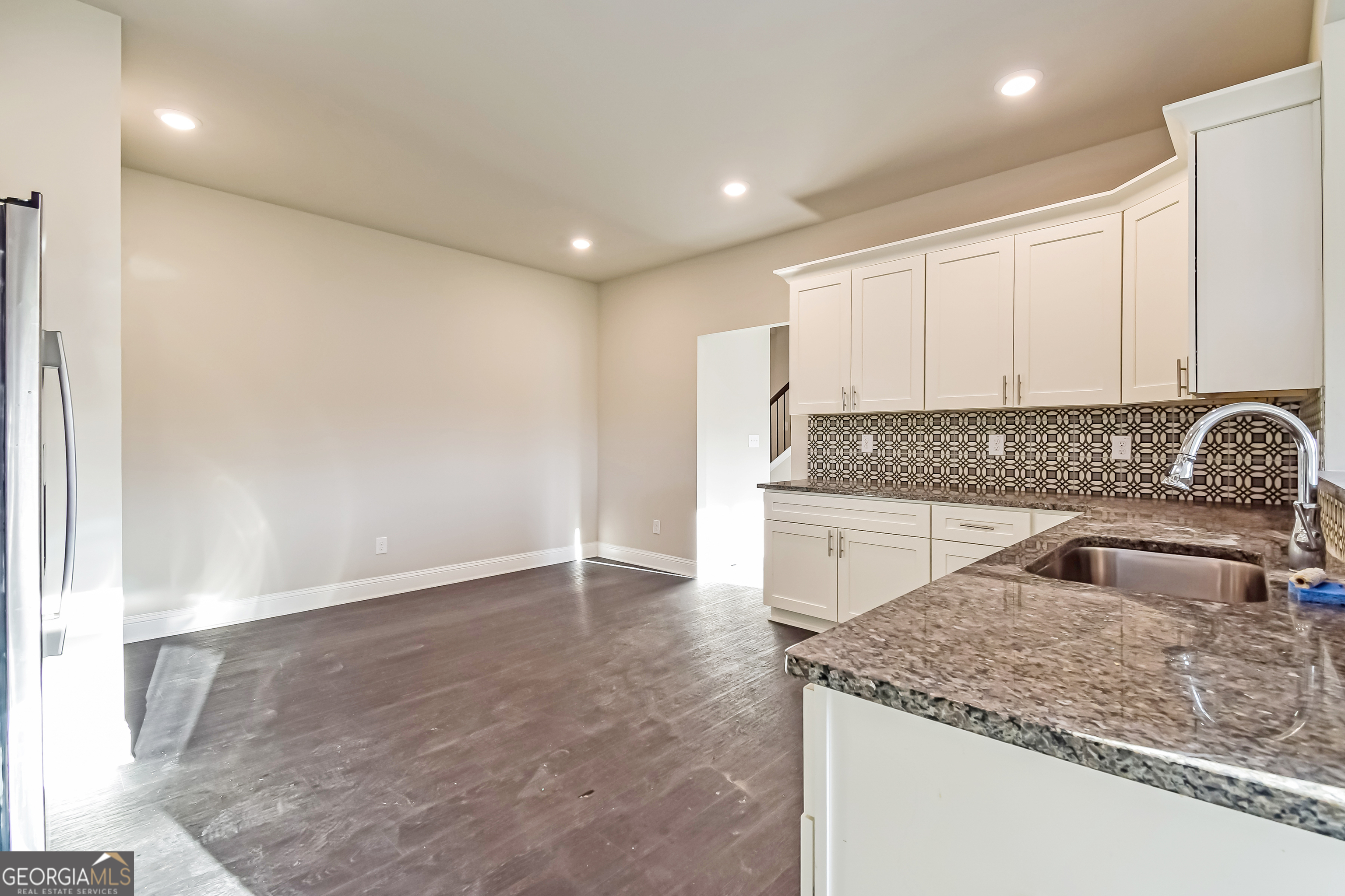5897 Meadowview Road Property Photo 12