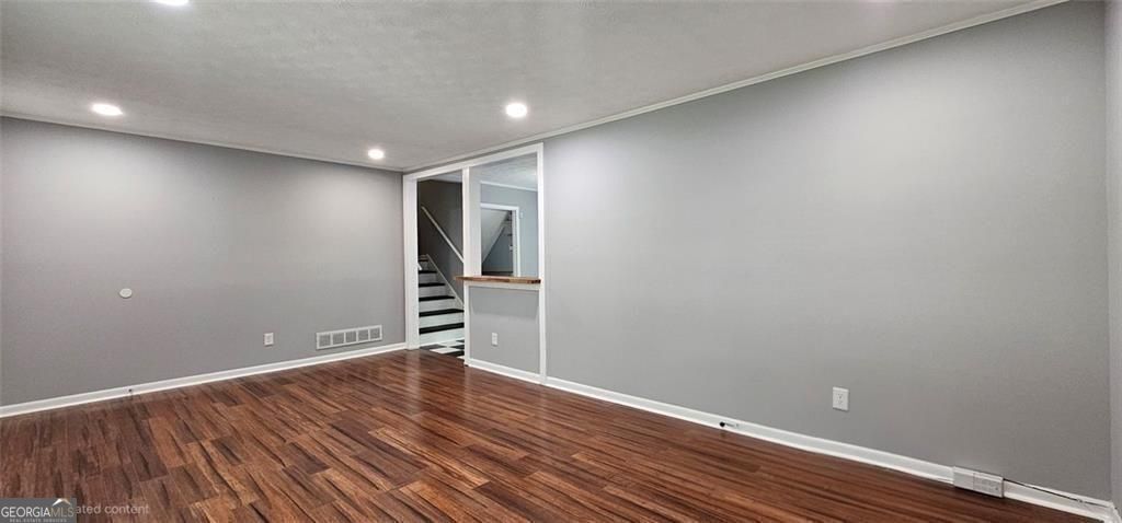 1096 De Leon Court Property Photo 3