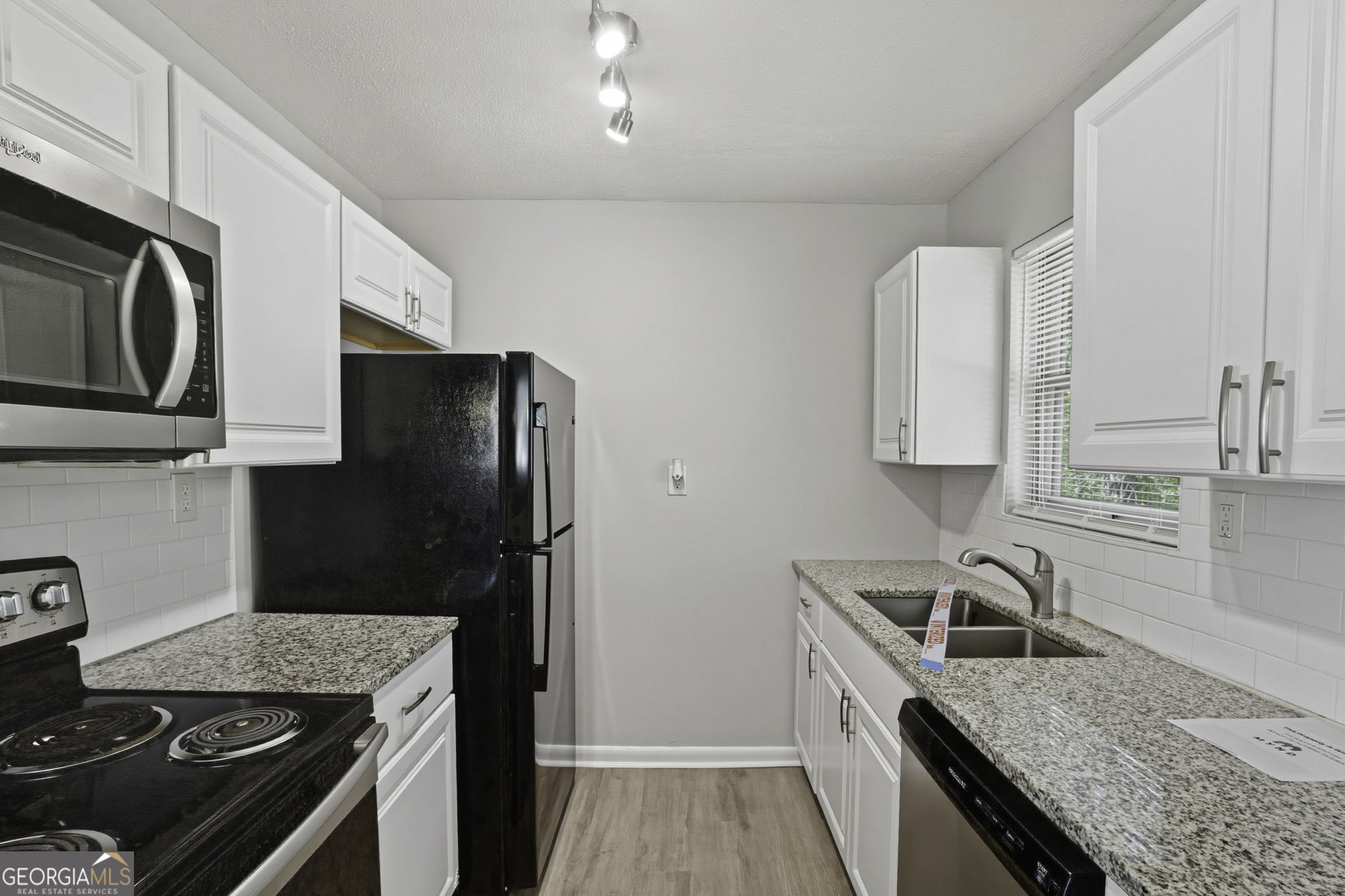 5575 Oglesby Road Property Photo 5