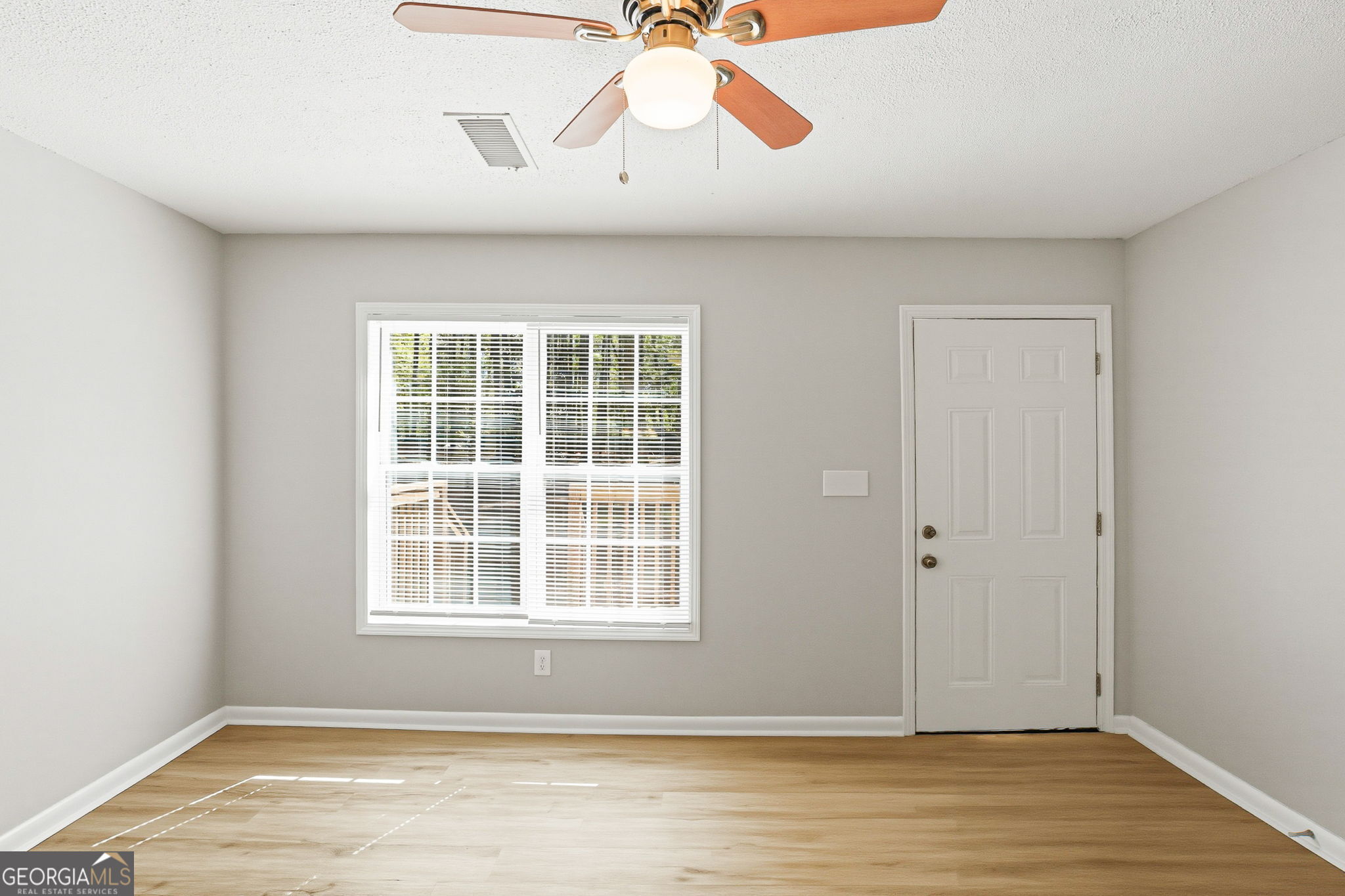 5575 Oglesby Road Property Photo 9
