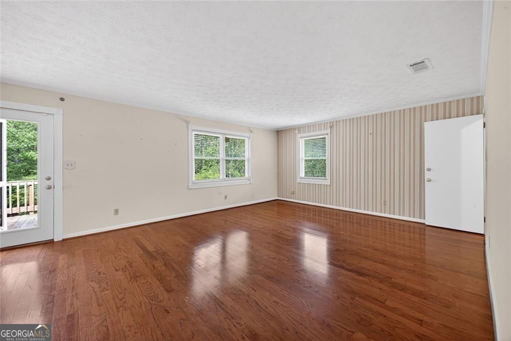 8 Wellington Way Property Photo 3