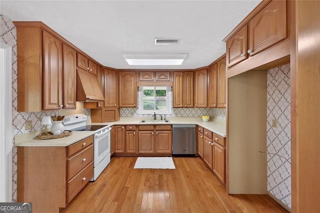8 Wellington Way Property Photo 5