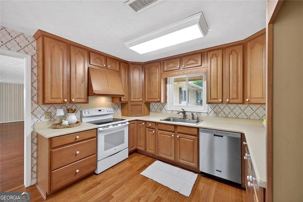 8 Wellington Way Property Photo 6